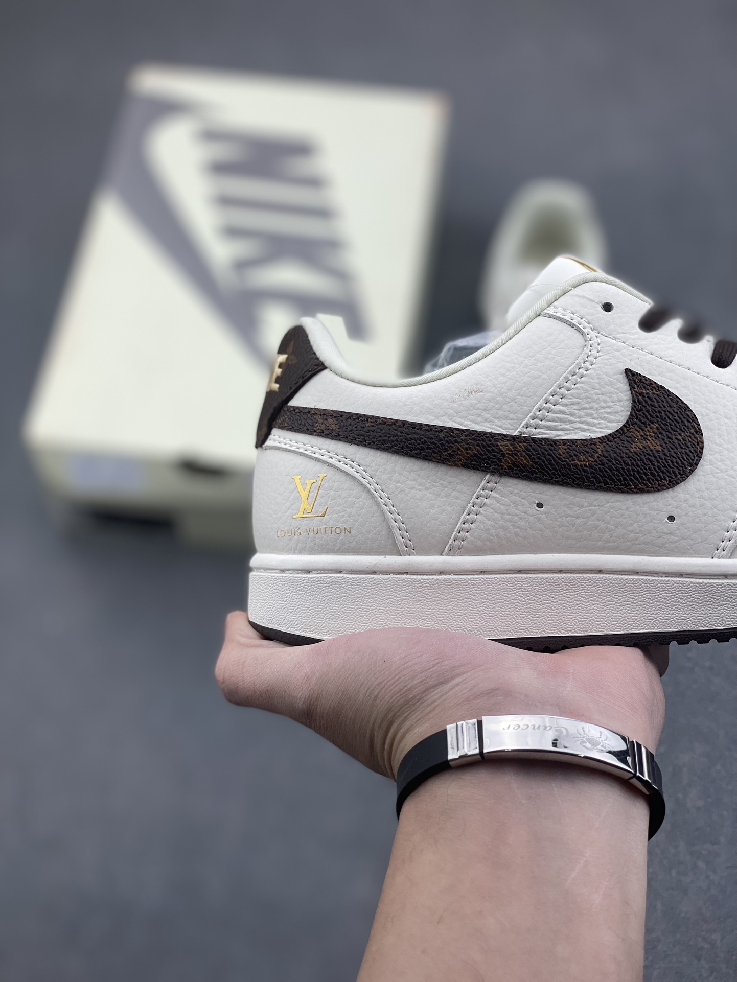 Nike Ebernon Low PRM Sneakers - Unique Edition, Breathable & Versatile! 6 i1734541286 1010 6
