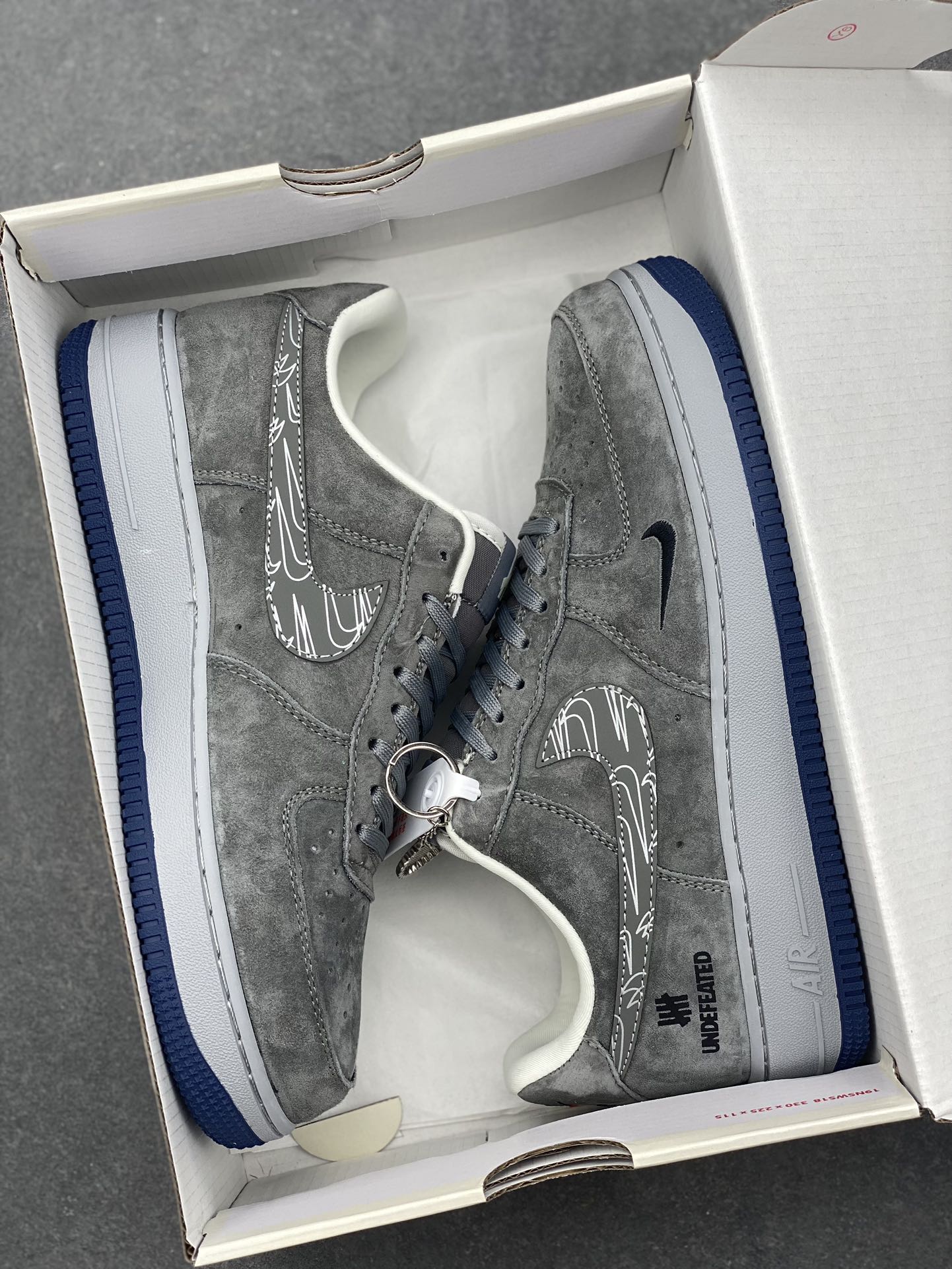 Nike Air Force 1 '07 Low Undefeated Collab Gray Pigskin Sneakers 10 i1734542256 2584 2