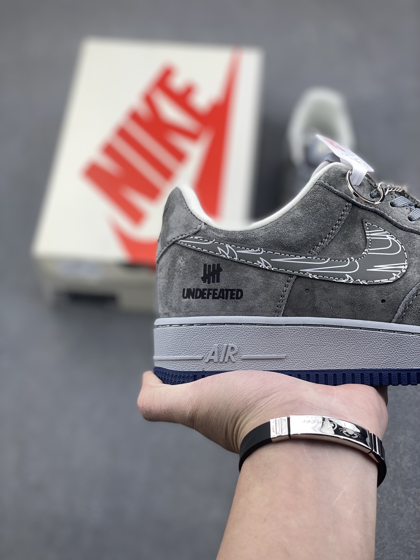 Nike Air Force 1 '07 Low Undefeated Collab Gray Pigskin Sneakers 6 i1734542256 6612 3