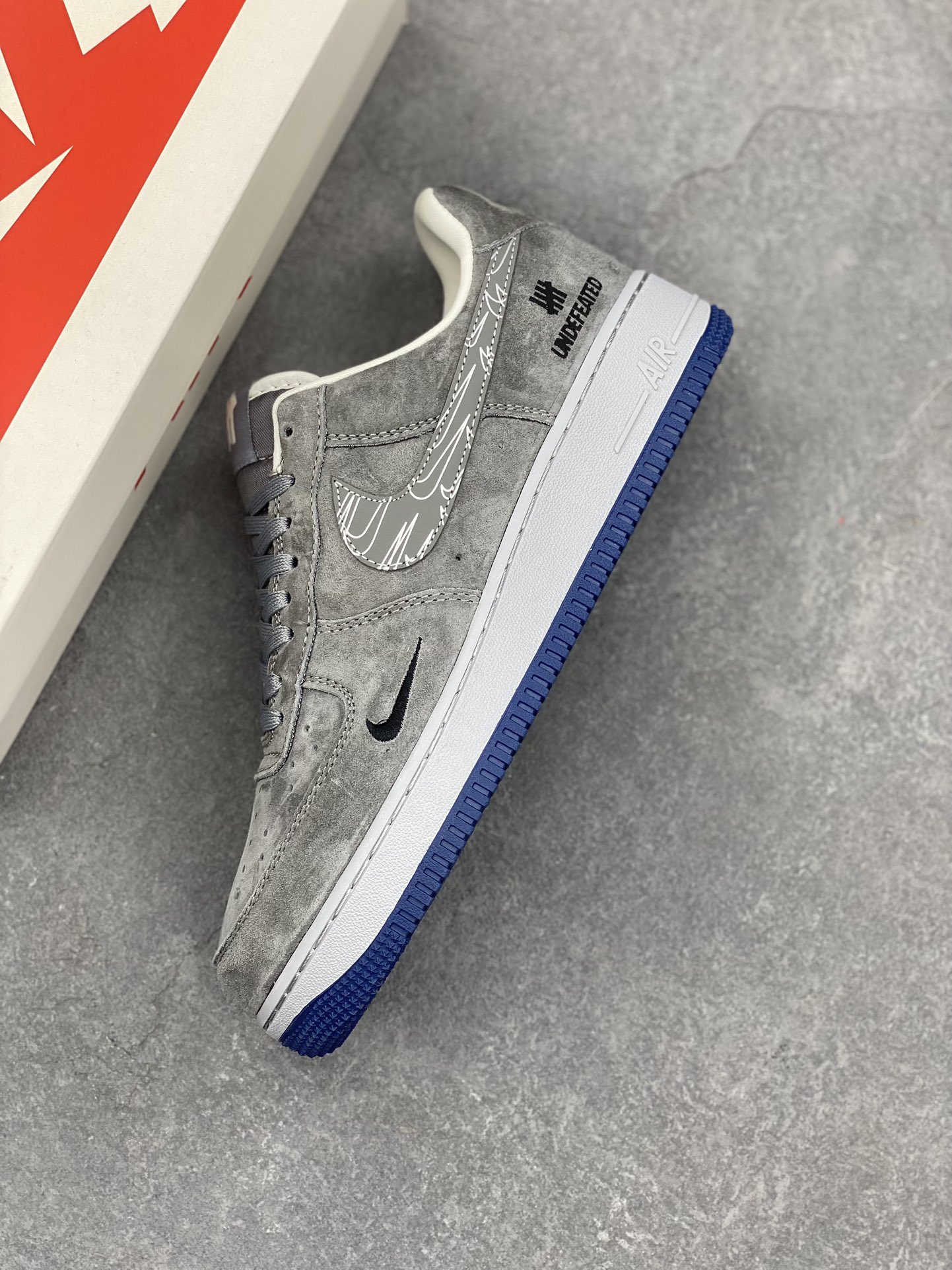 Nike Air Force 1 '07 Low Undefeated Collab Gray Pigskin Sneakers 8 i1734542257 5146 8