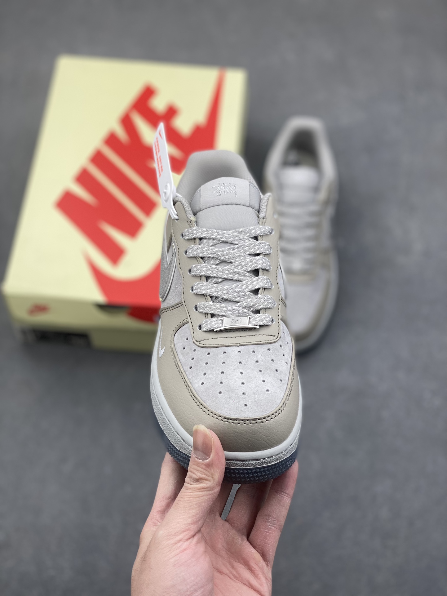 Nike Air Force 1 '07 Low Stussy Collaboration Sneakers - Limited Edition 3 i1734542567 6724 3