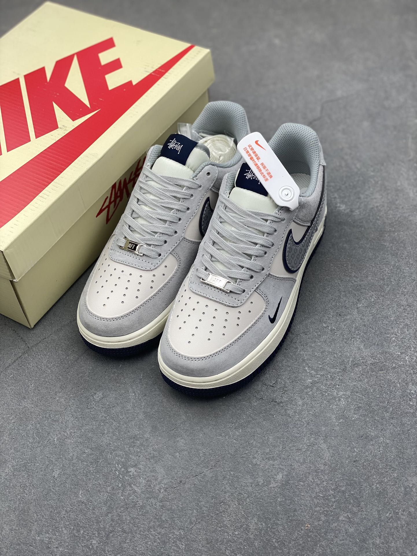 Nike Air Force 1 '07 Low Stussy CDG Collaboration Sneakers 9 i1734625940 1638 8