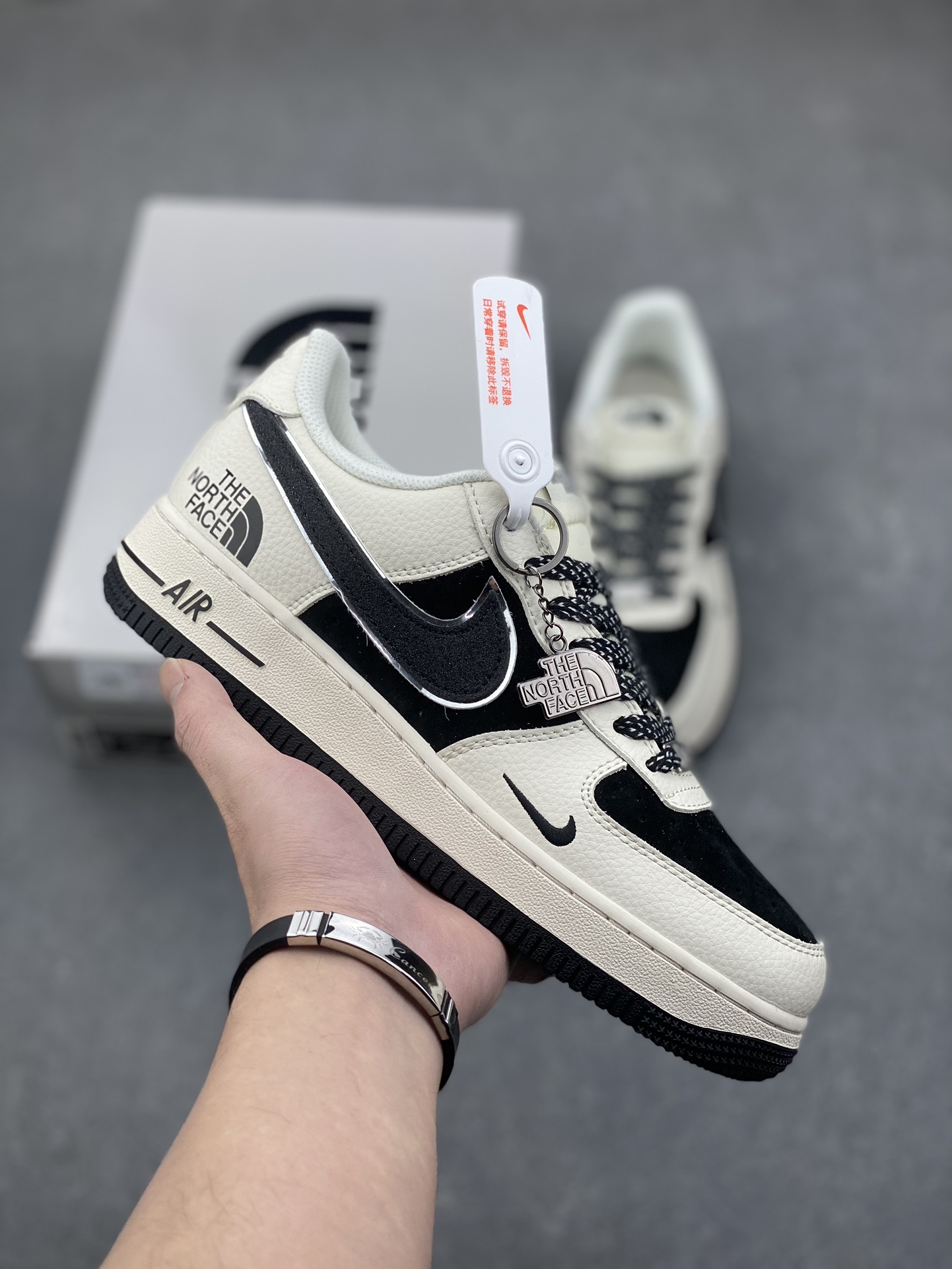 Nike Air Force 1 '07 Low The North Face Limited Edition Sneakers 2 i1734625988 2456 6