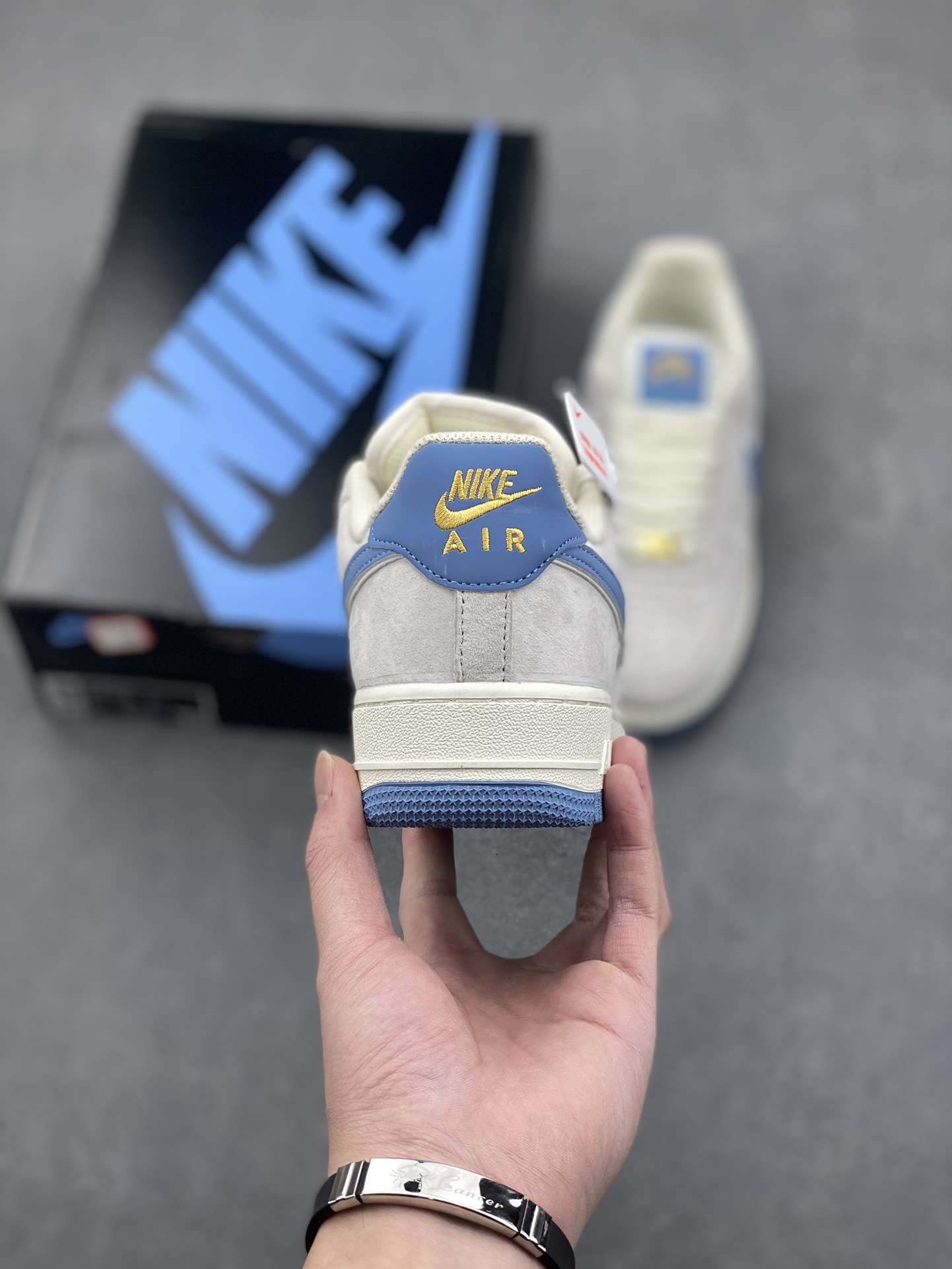 Nike Air Force 1 '07 Low-Top Sneakers - Casual Style & Comfort 5 i1734626050 2881 4