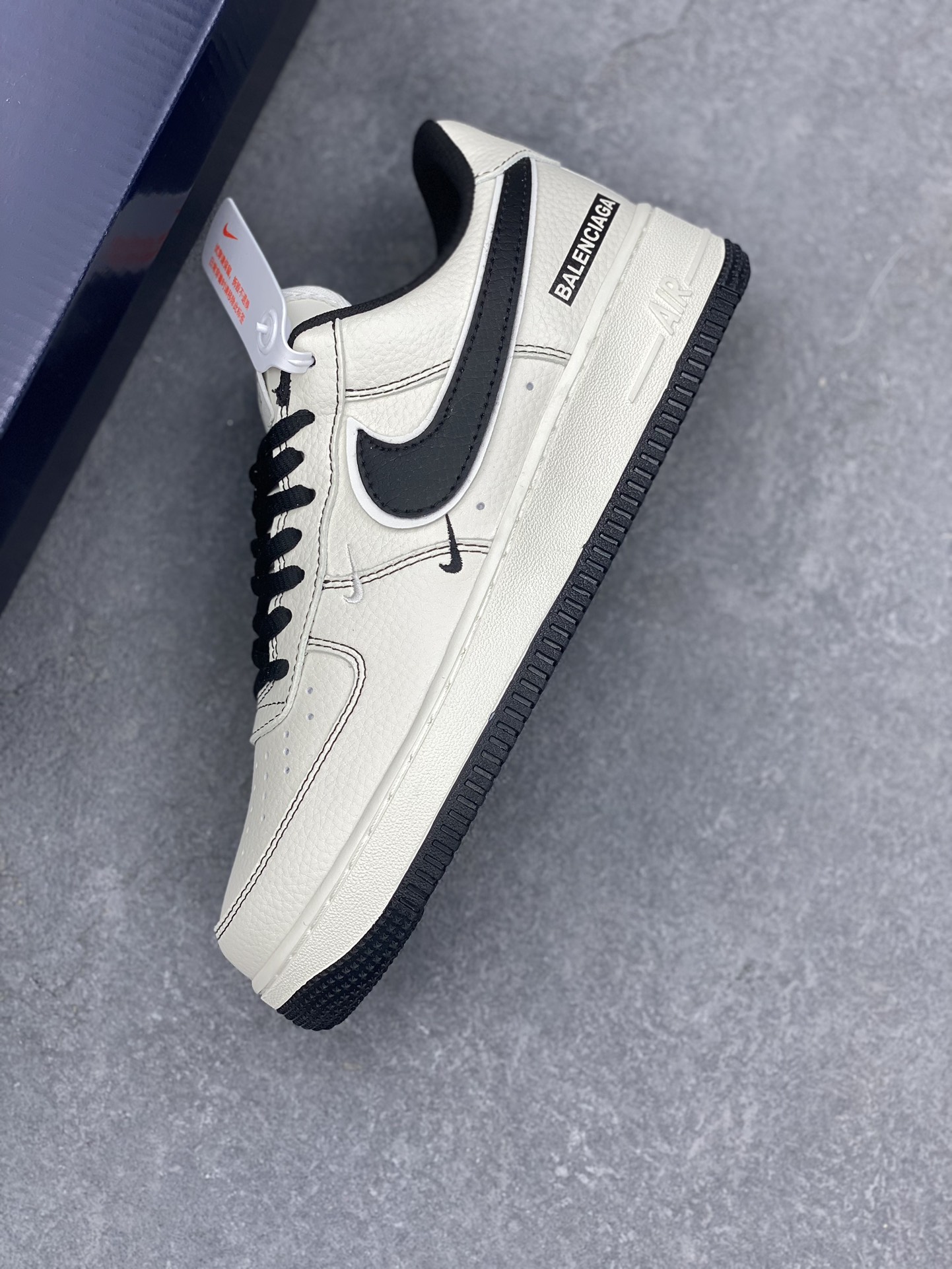 Balenciaga x Nike Air Force 1 '07 Low Cream Black Sneakers 8 i1734626377 1997 1