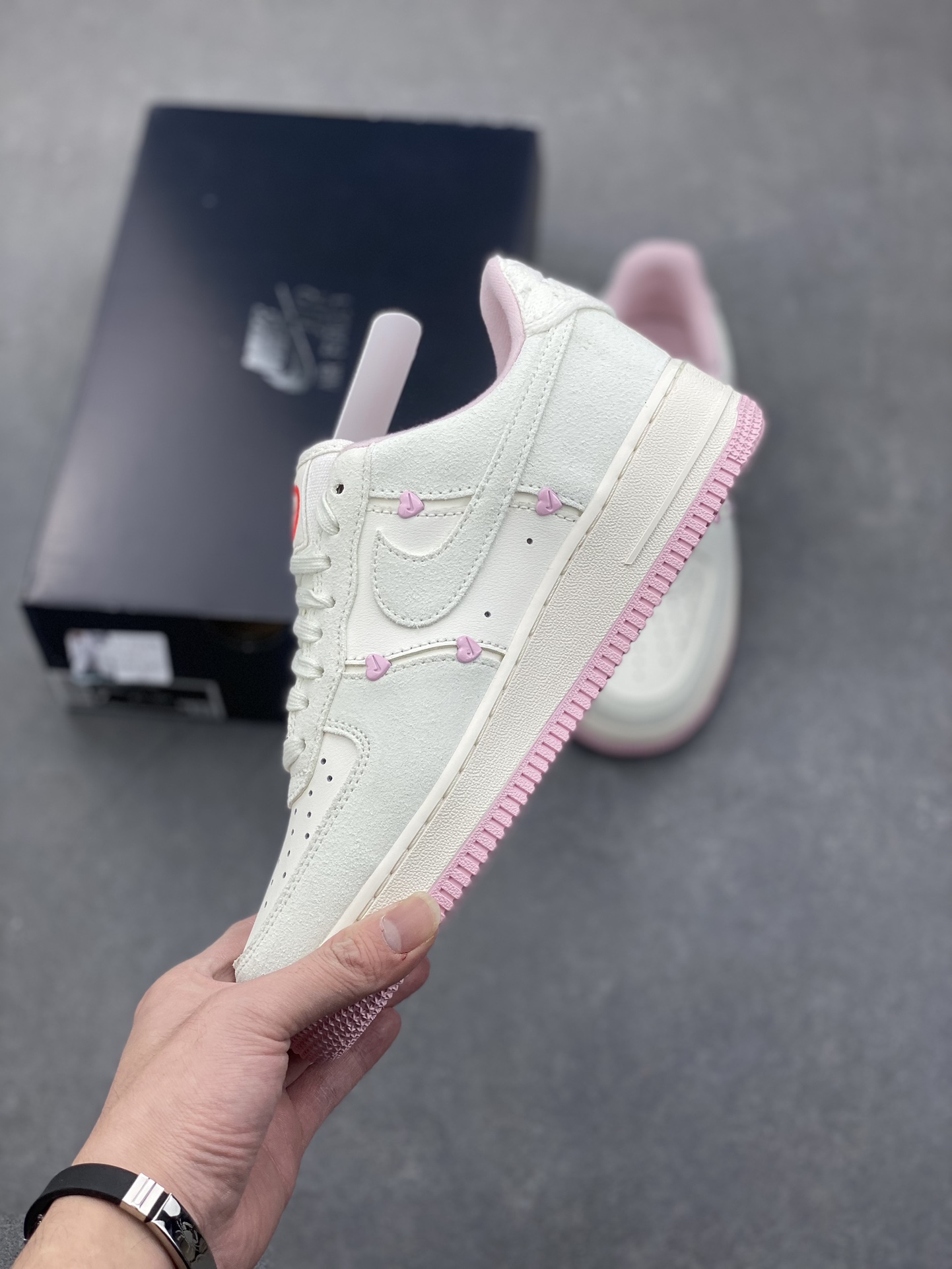 Nike Air Force 1 '07 Low: Iconic Style with Comfort and Elevated Design 4 i1734626419 1680 5