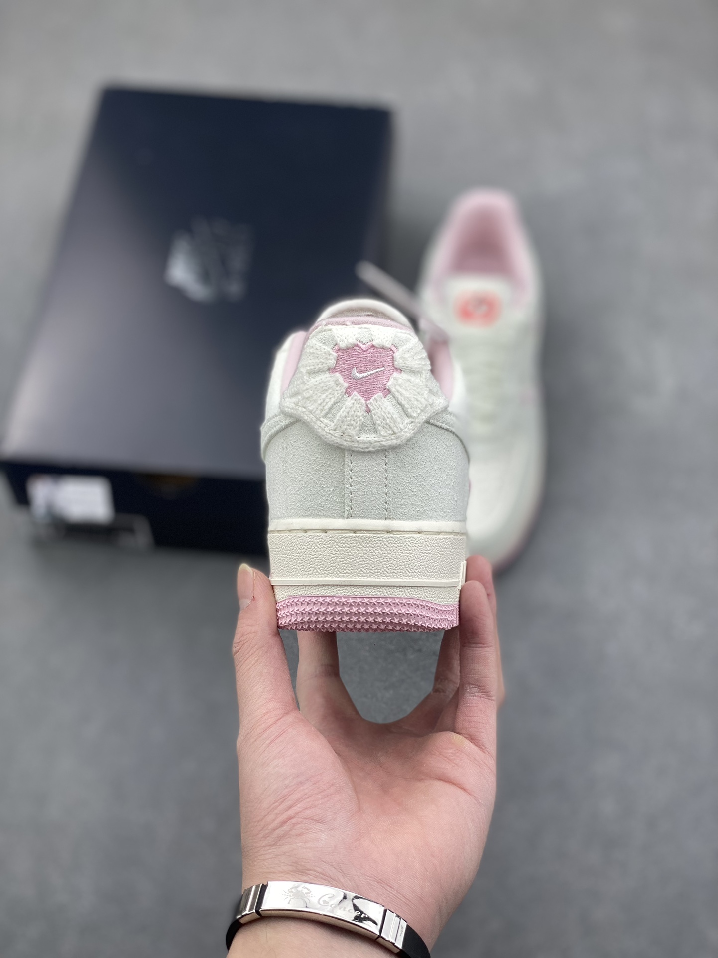 Nike Air Force 1 '07 Low: Iconic Style with Comfort and Elevated Design 5 i1734626419 2903 4