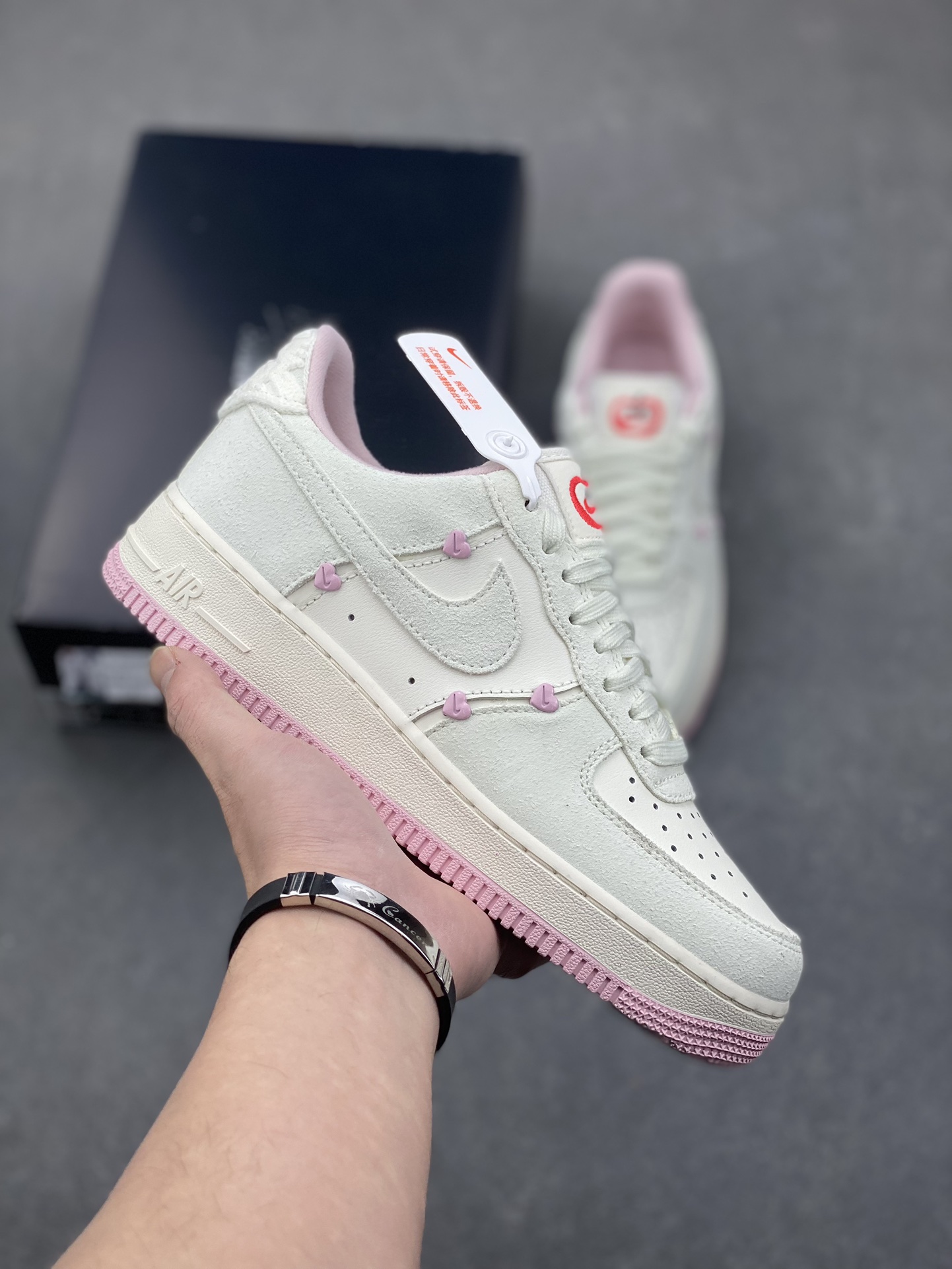 Nike Air Force 1 '07 Low: Iconic Style with Comfort and Elevated Design 2 i1734626419 3093 1