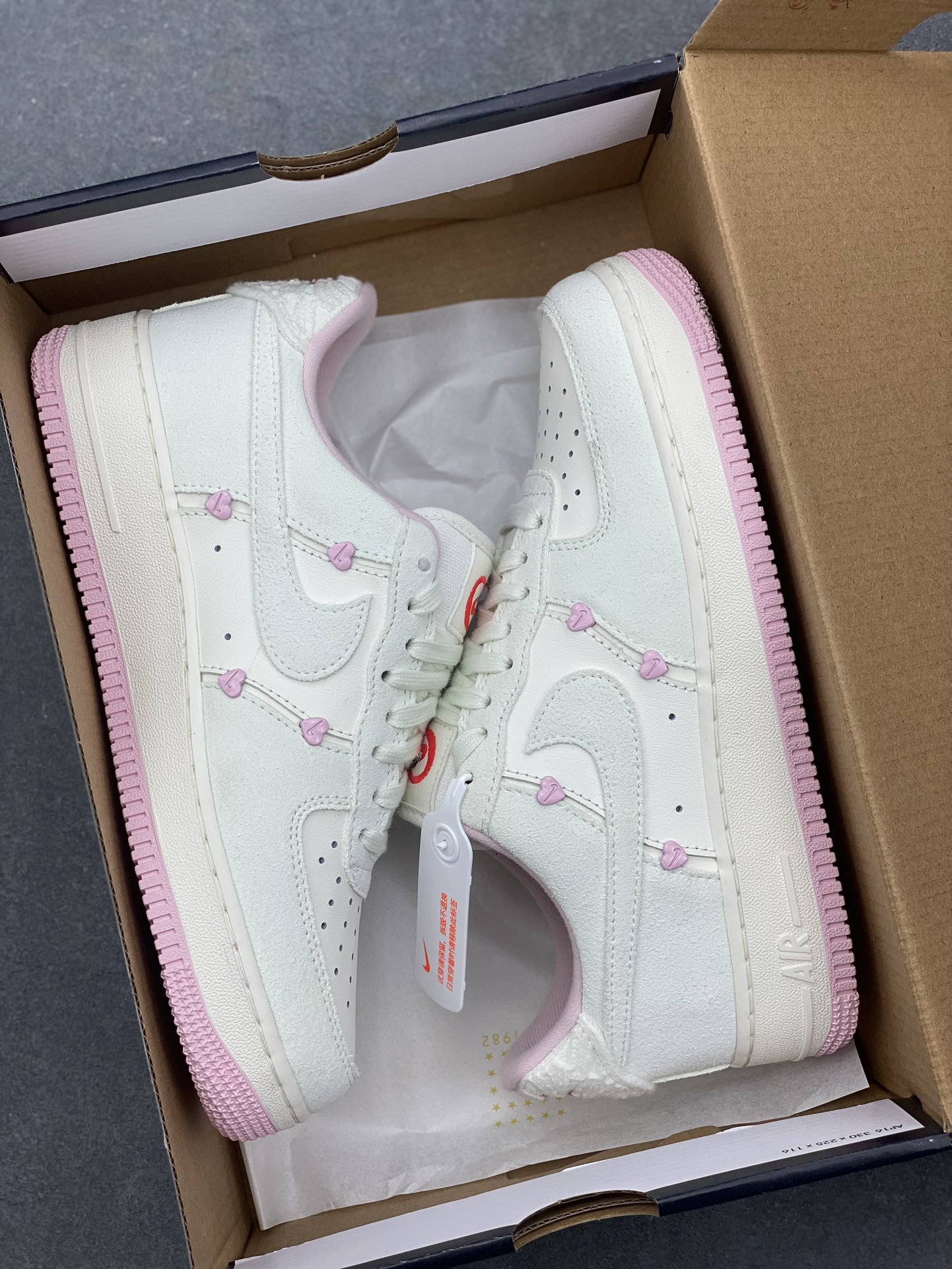 Nike Air Force 1 '07 Low: Iconic Style with Comfort and Elevated Design 9 i1734626419 6516 6