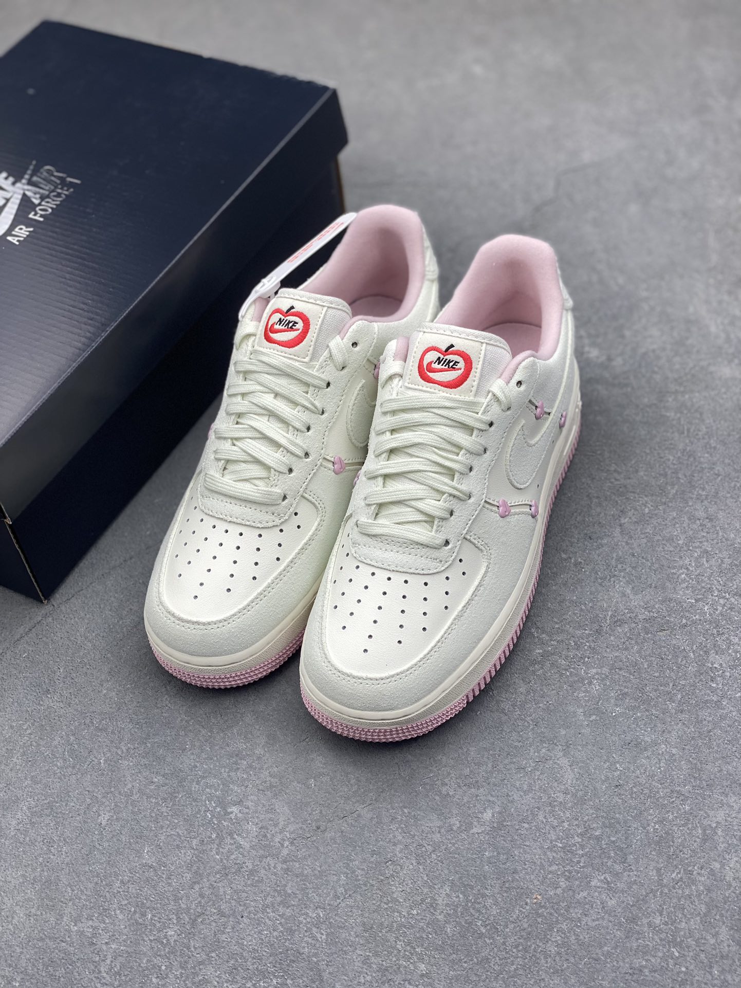 Nike Air Force 1 '07 Low: Iconic Style with Comfort and Elevated Design 8 i1734626419 7083 7