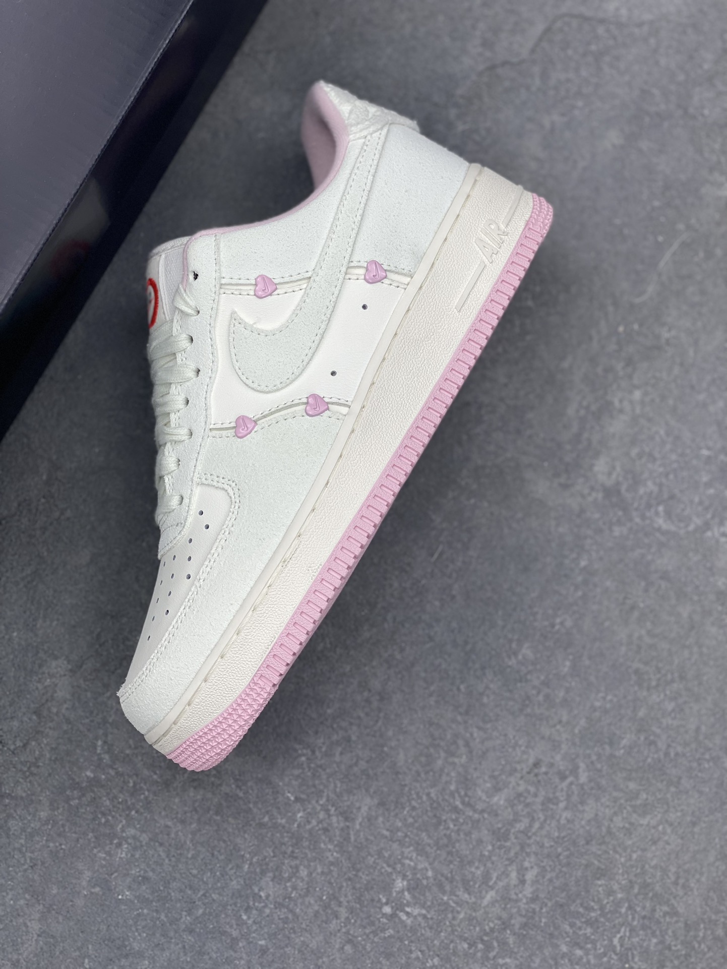Nike Air Force 1 '07 Low: Iconic Style with Comfort and Elevated Design 7 i1734626419 7382 0