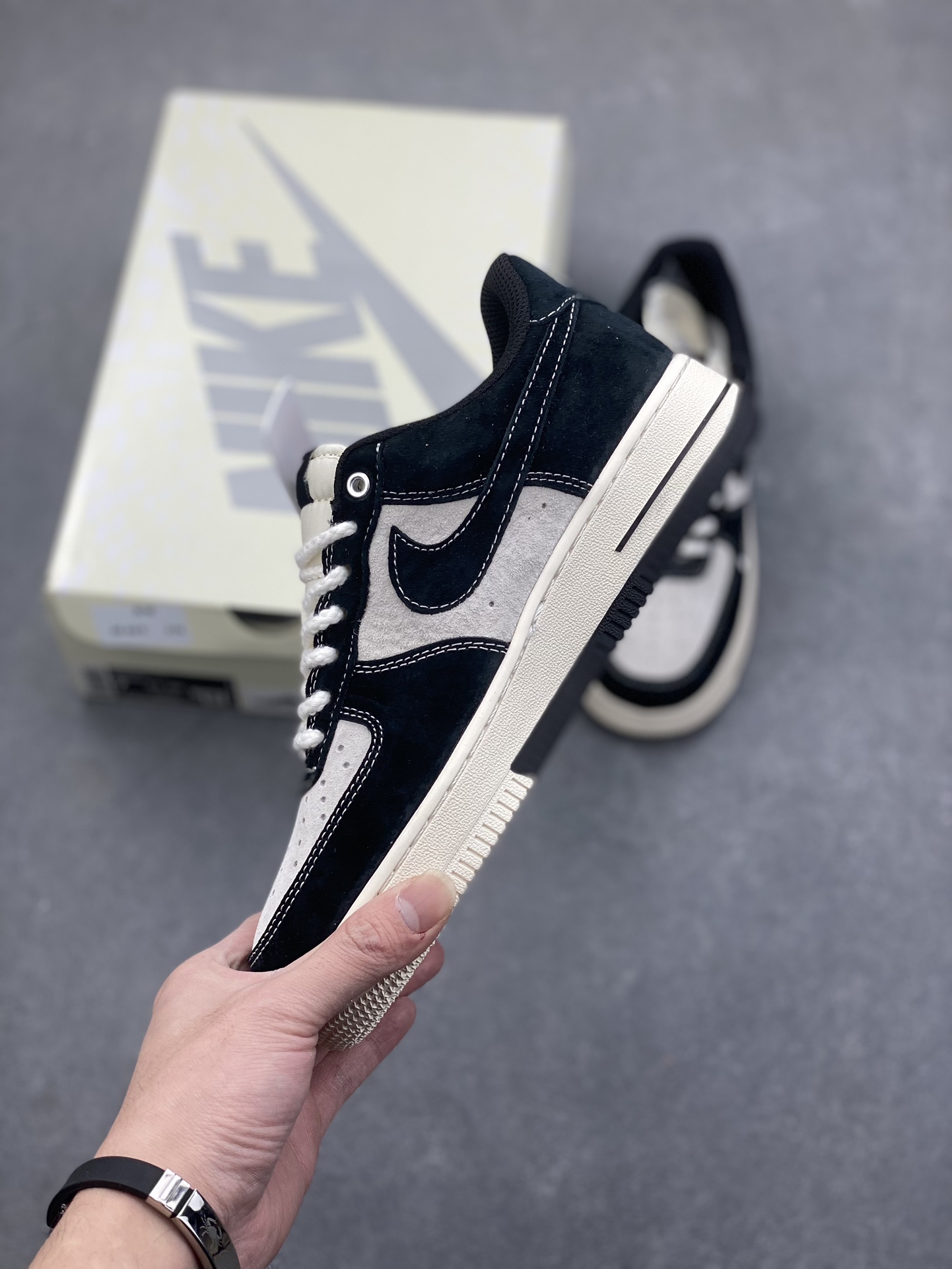 Nike Air Force 1 '07 Low Supreme Collab Sneakers - Black/Cream Limited Edition 4 i1734626856 3738 8