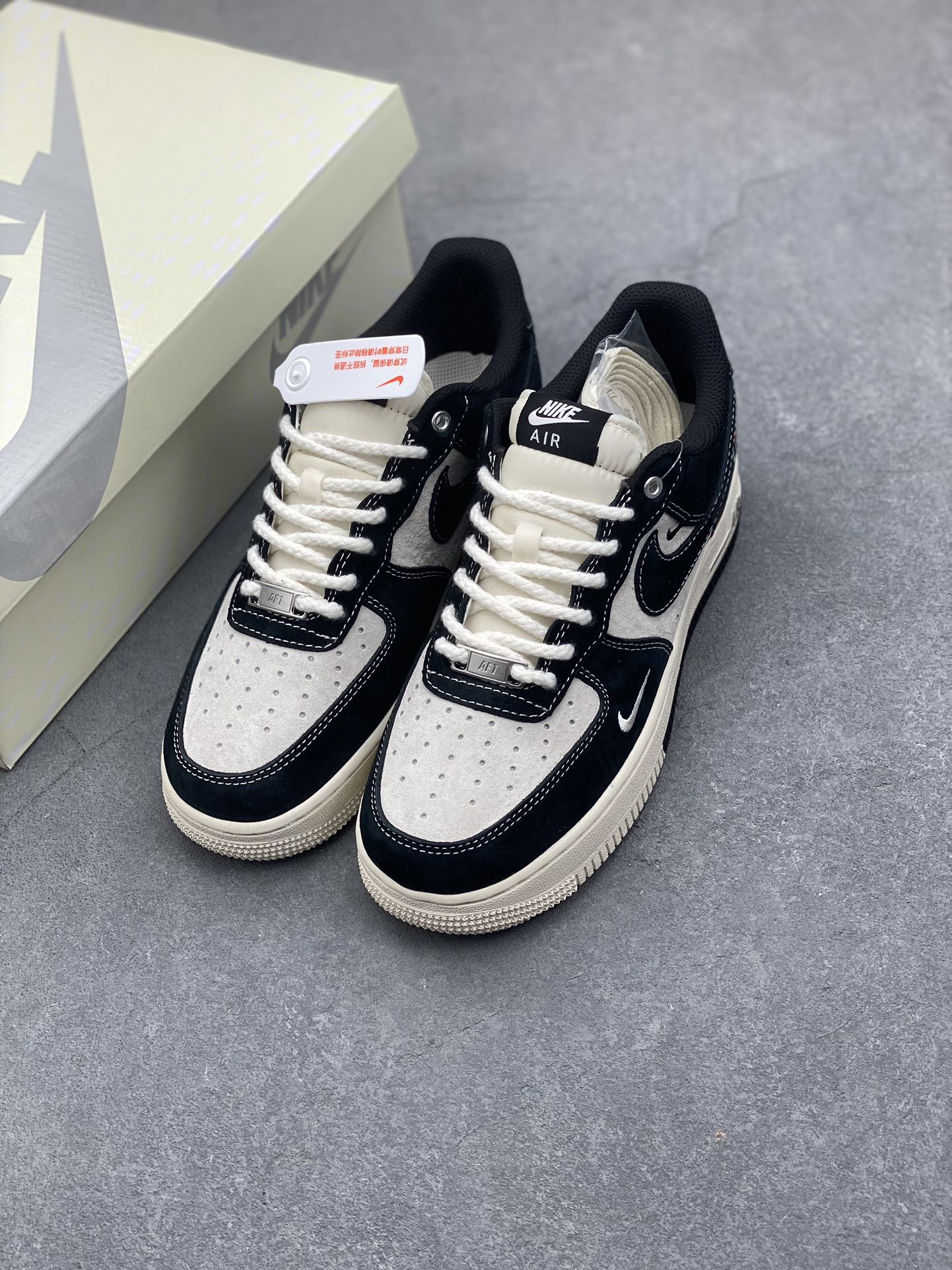 Nike Air Force 1 '07 Low Supreme Collab Sneakers - Black/Cream Limited Edition 9 i1734626856 4674 5