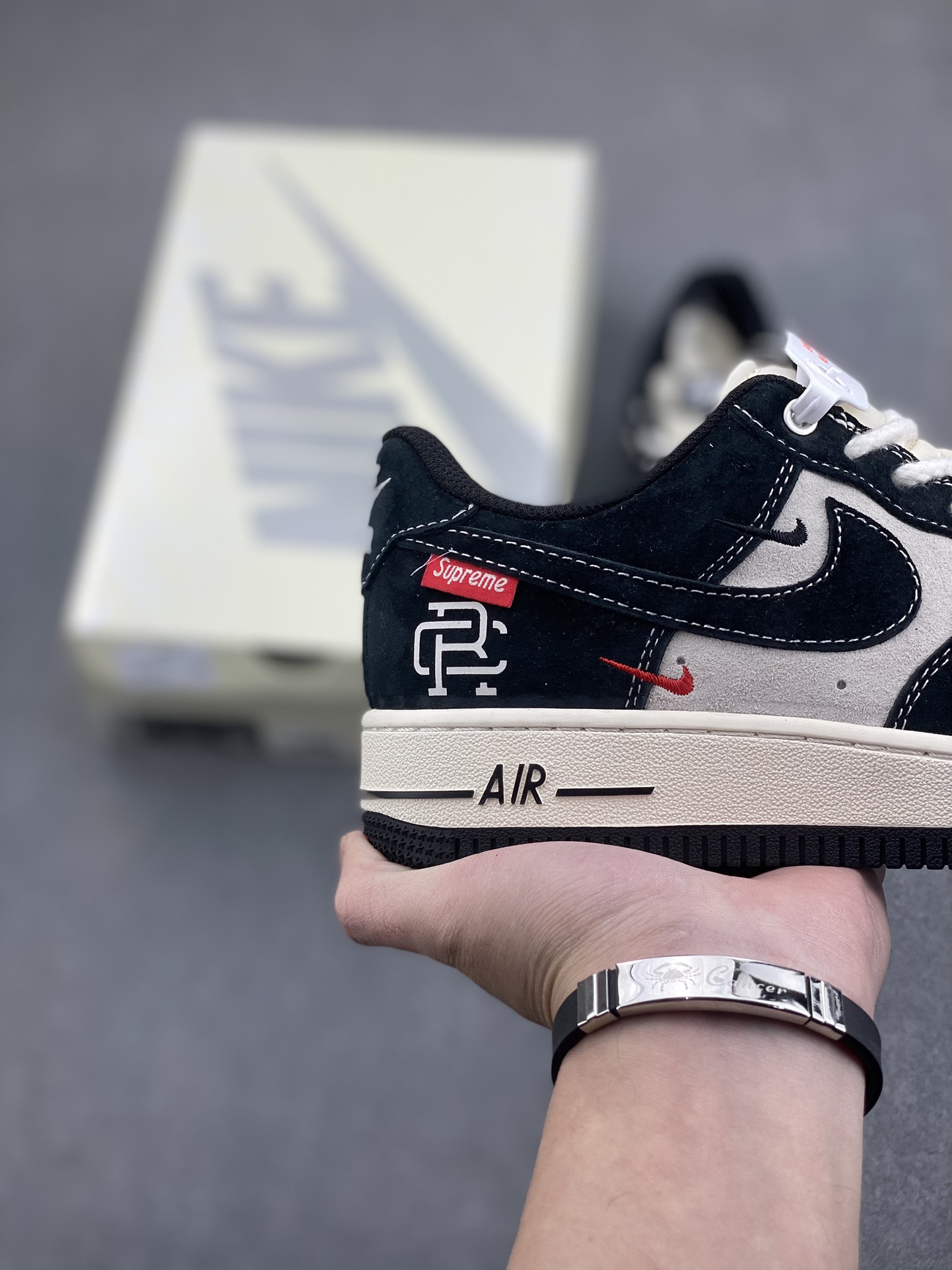 Nike Air Force 1 '07 Low Supreme Collab Sneakers - Black/Cream Limited Edition 6 i1734626856 9606 7
