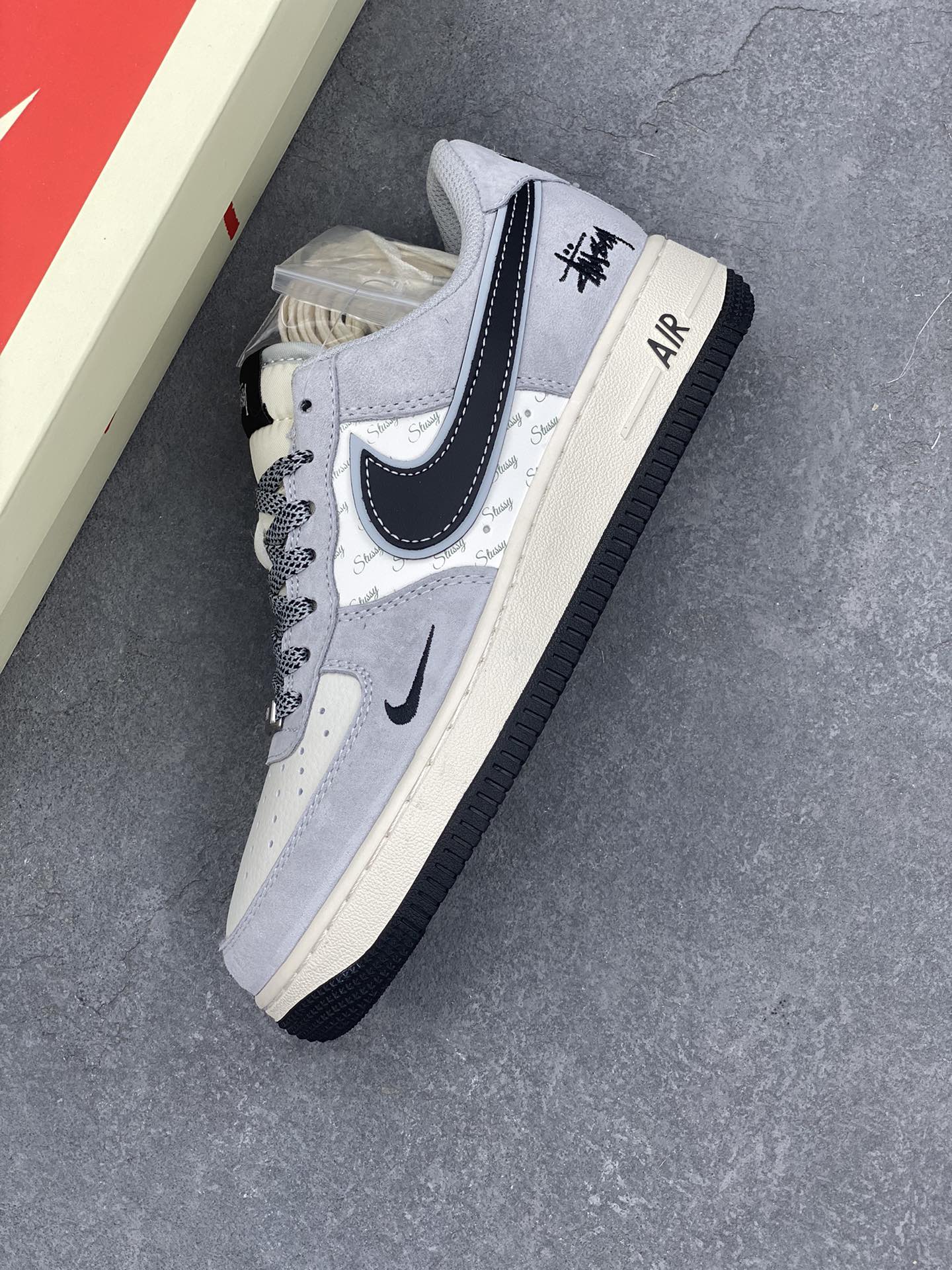Nike Air Force 1 '07 Low Stussy Collab Sneakers - Grey/Black 8 i1734626910 5923 5