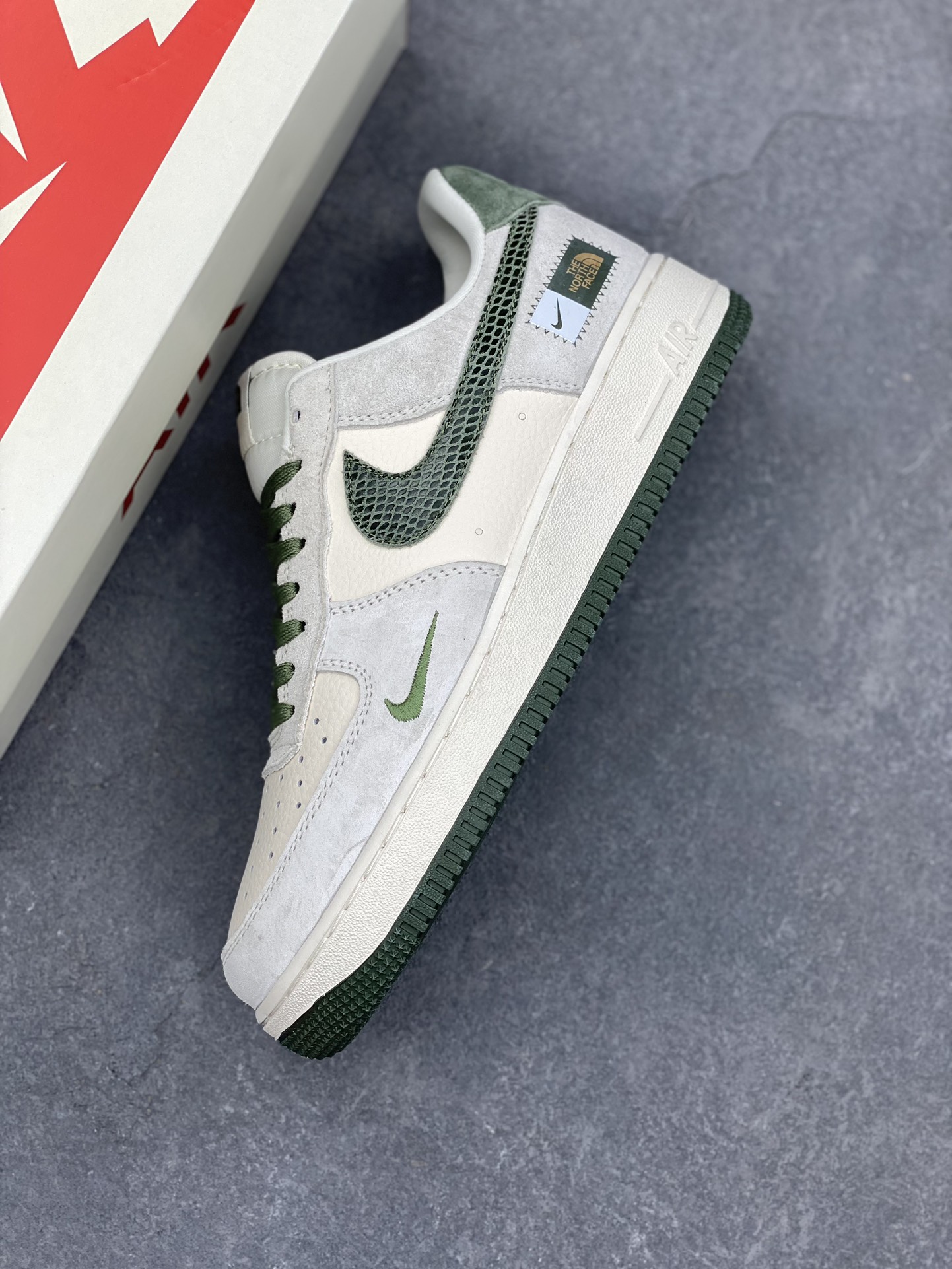 Nike Air Force 1 Low '07 x The North Face White Green Shoes 8 i1734809180 9167 2