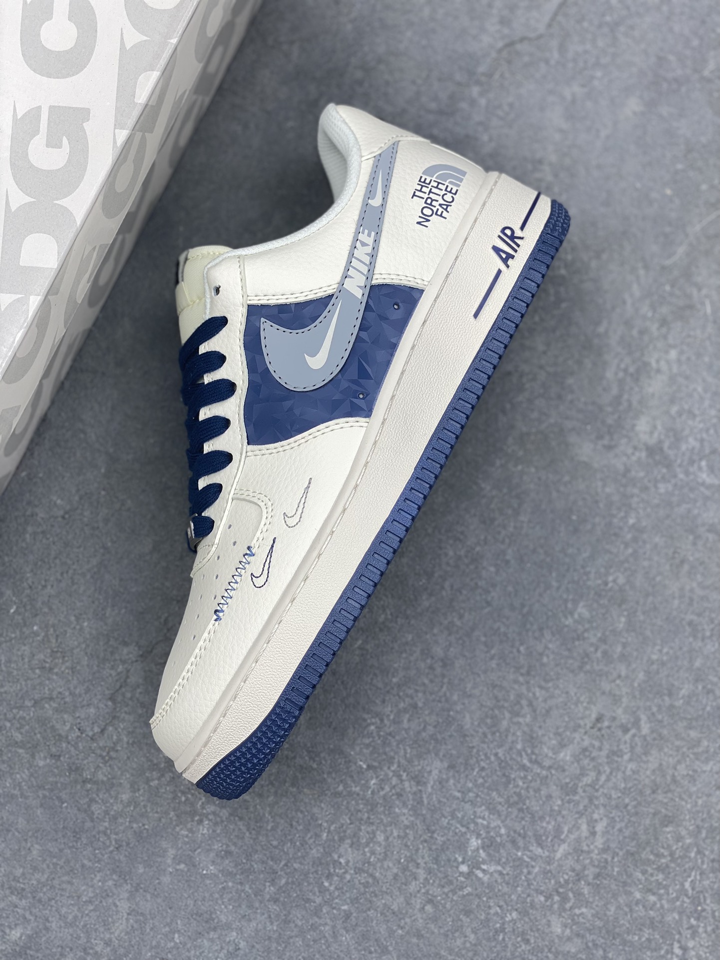 Nike Air Force 1 Low x The North Face White Blue DM6688-001 Sneakers 8 i1734809231 5846 4
