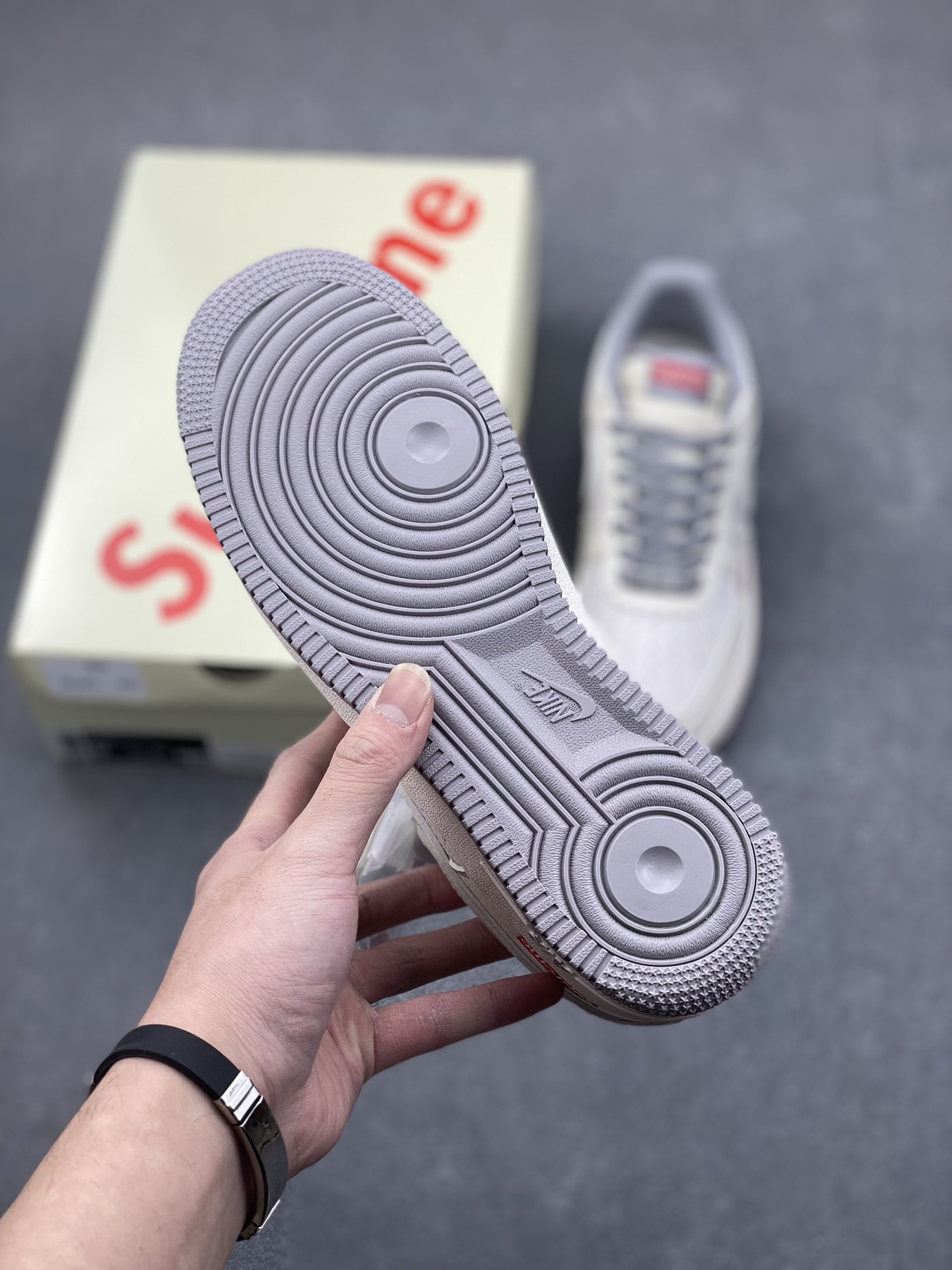 Nike Air Force 1 Low 07 x Supreme White Grey Red Shoes 7 i1734809266 4011 4