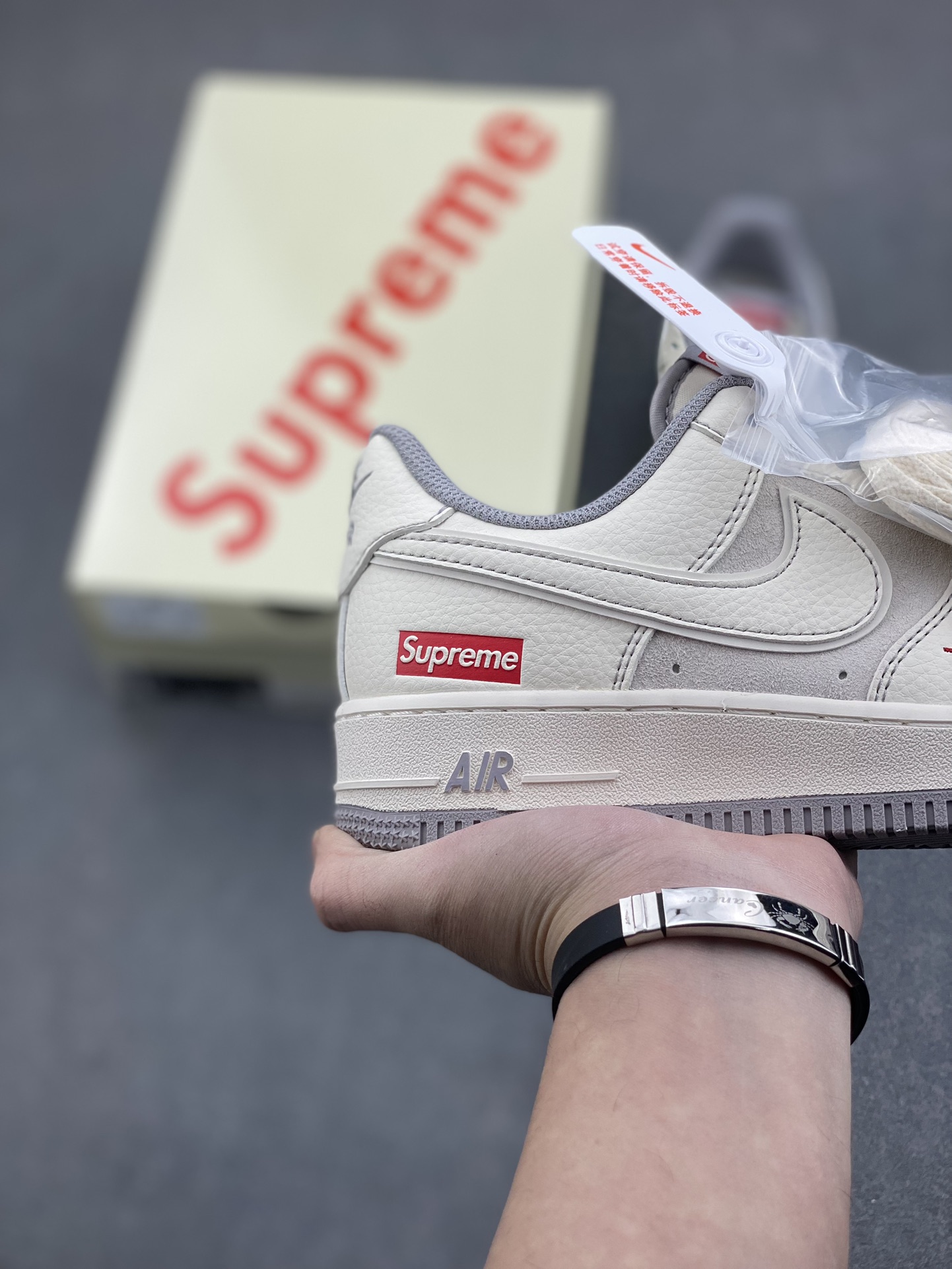 Nike Air Force 1 Low 07 x Supreme White Grey Red Shoes 6 i1734809266 4390 5