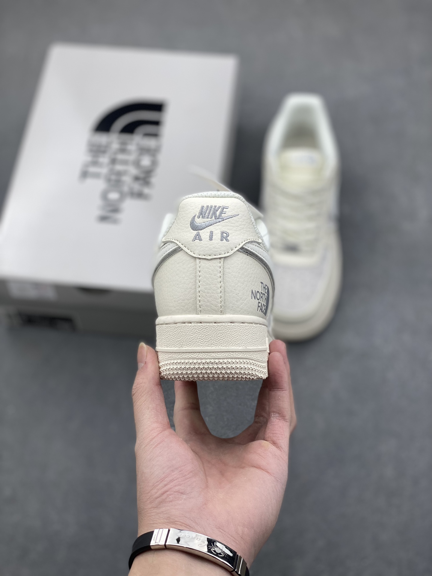 Nike Air Force 1 Low '07 x The North Face White Grey Sneaker 5 i1734809307 1270 5