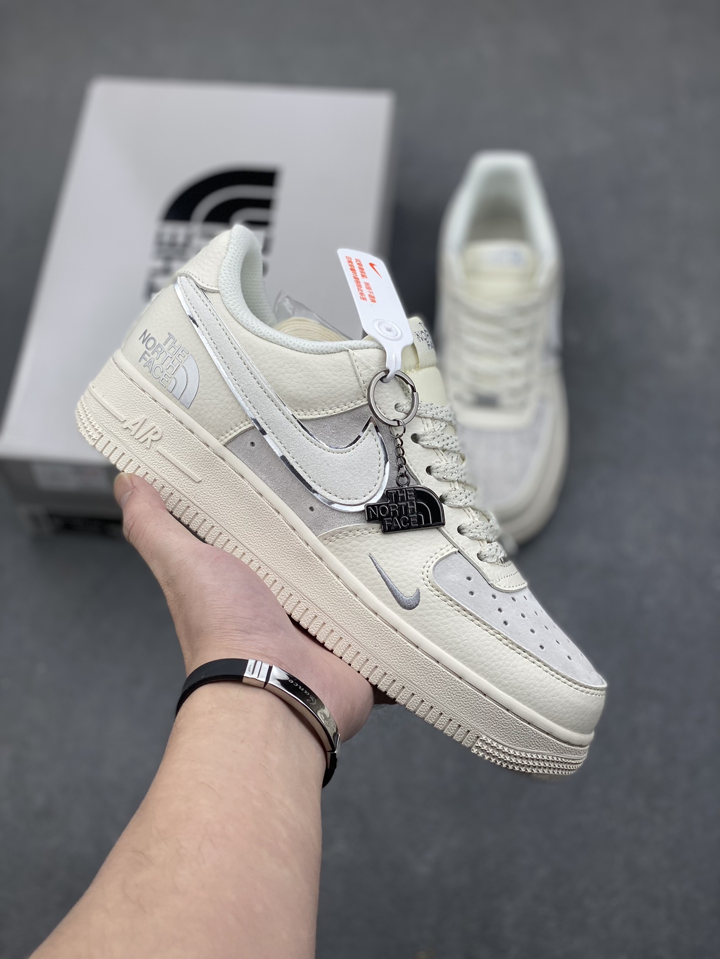 Nike Air Force 1 Low '07 x The North Face White Grey Sneaker 2 i1734809307 5012 3
