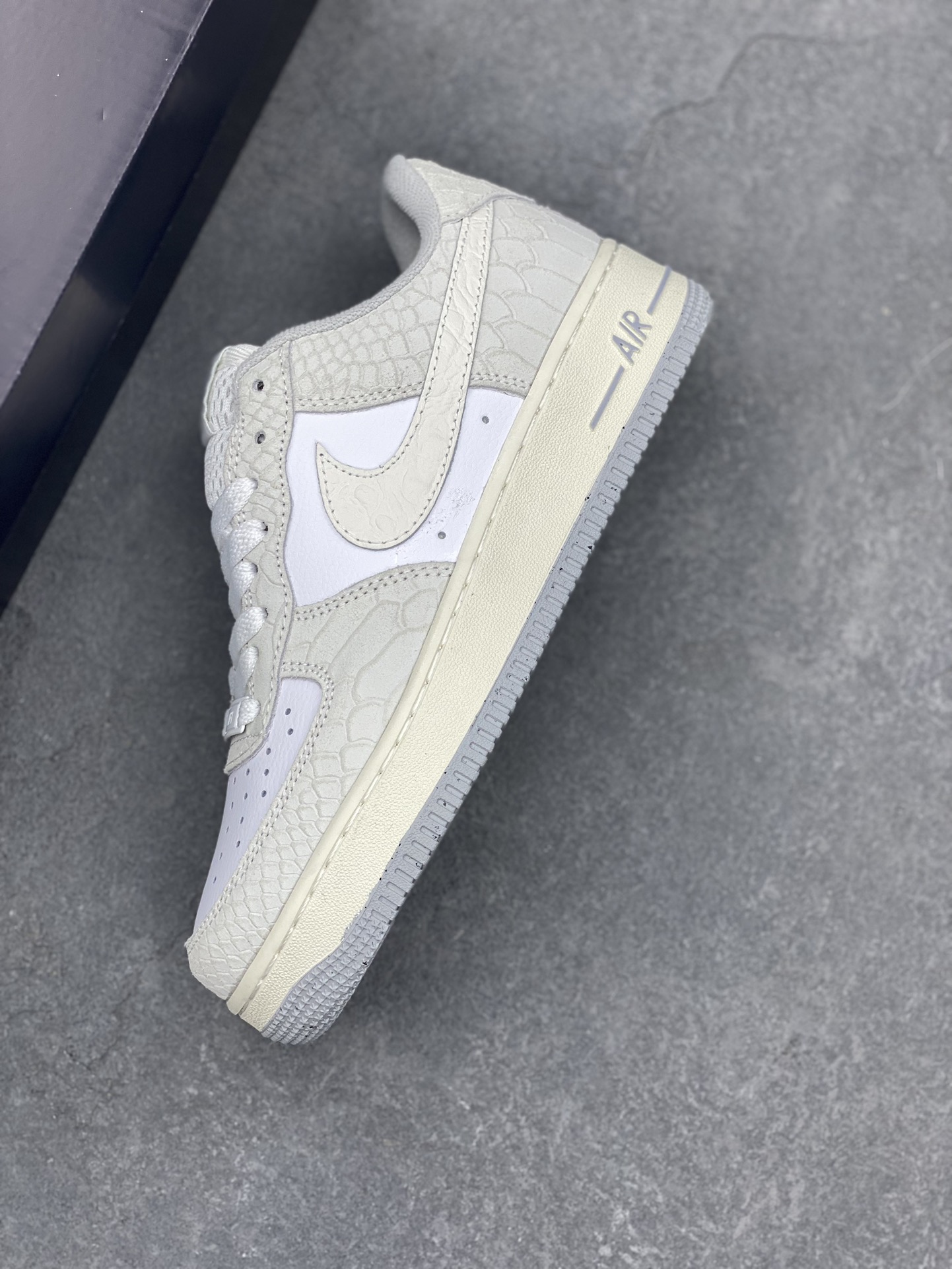 Nike Air Force 1 '07 Low Casual Sneakers - Versatile, Comfortable, Stylish 8 i1734809429 1792 3