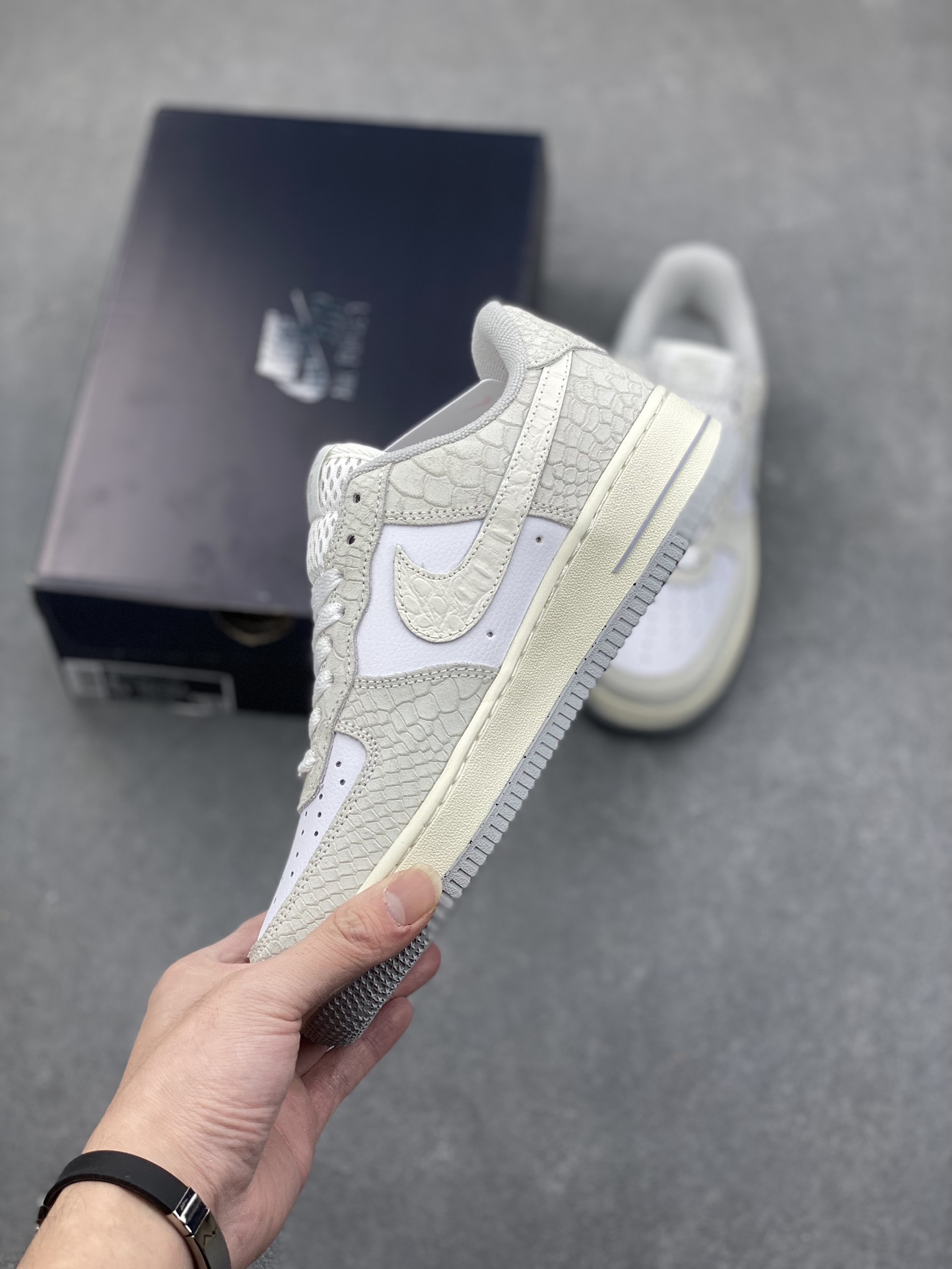 Nike Air Force 1 '07 Low Casual Sneakers - Versatile, Comfortable, Stylish 4 i1734809429 5793 2