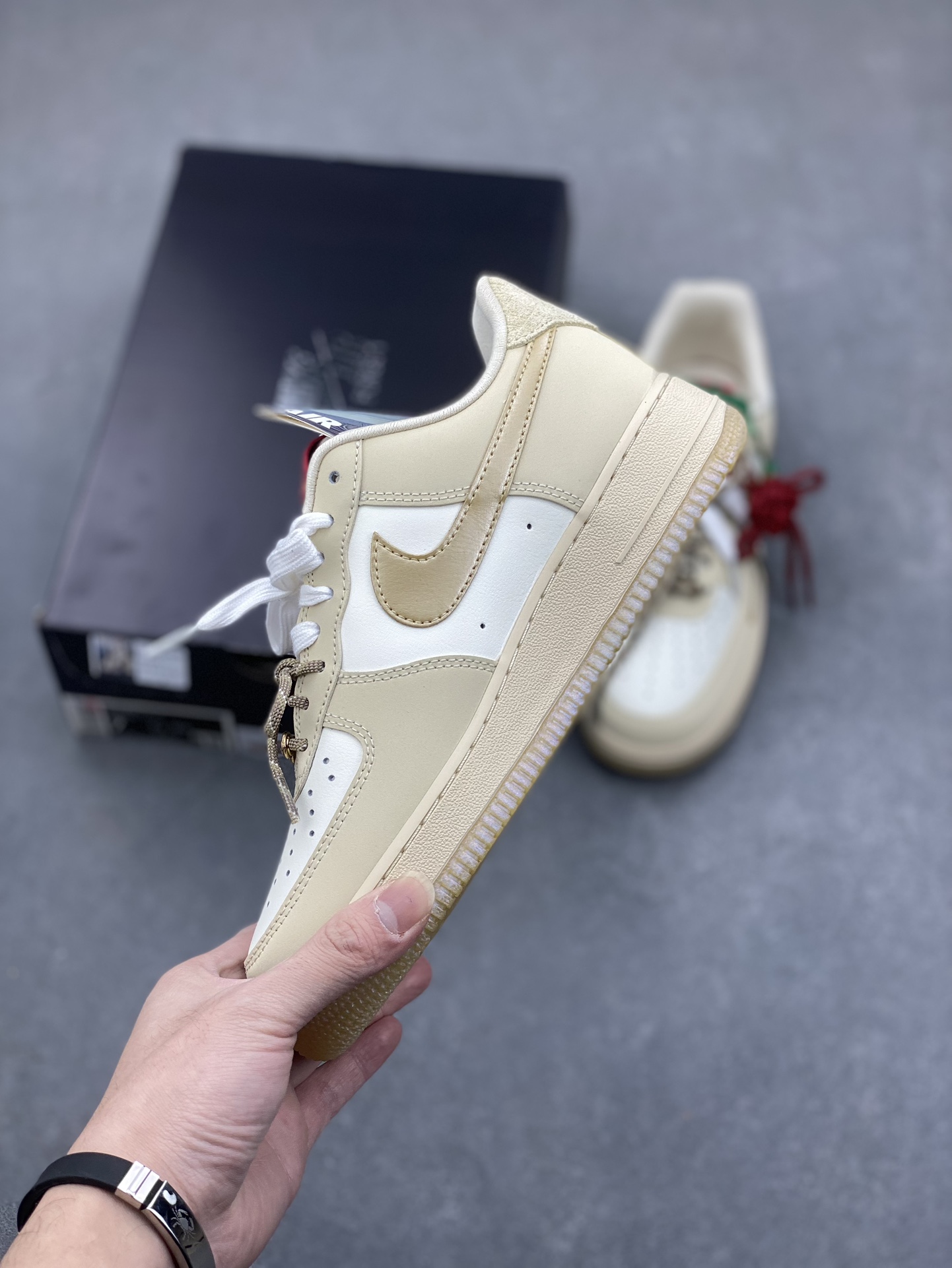 Nike Air Force 1 '07 Low Casual Sneakers with Cushioned Comfort 4 i1734938871 3851 2