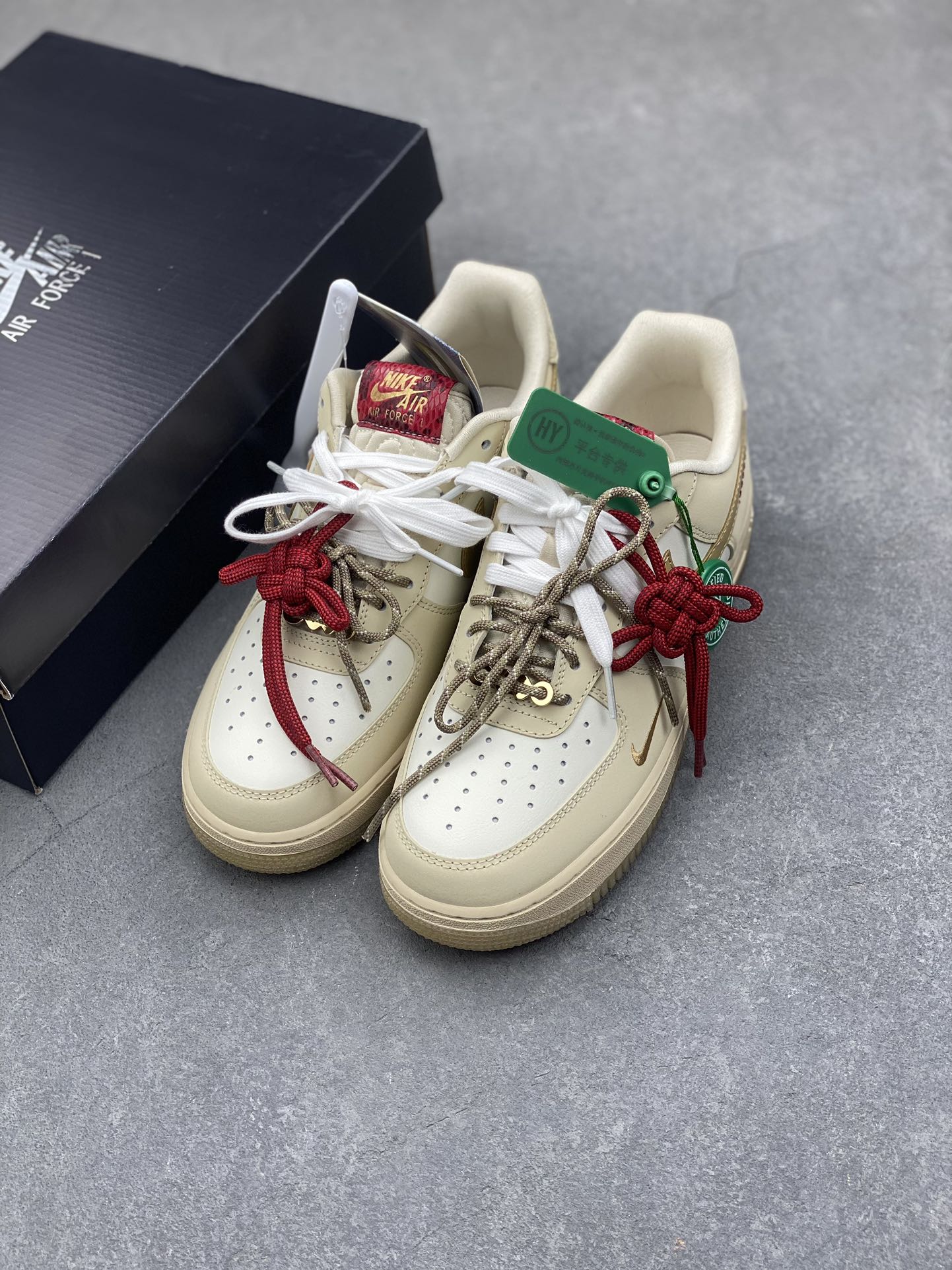 Nike Air Force 1 '07 Low Casual Sneakers with Cushioned Comfort 9 i1734938871 434 4