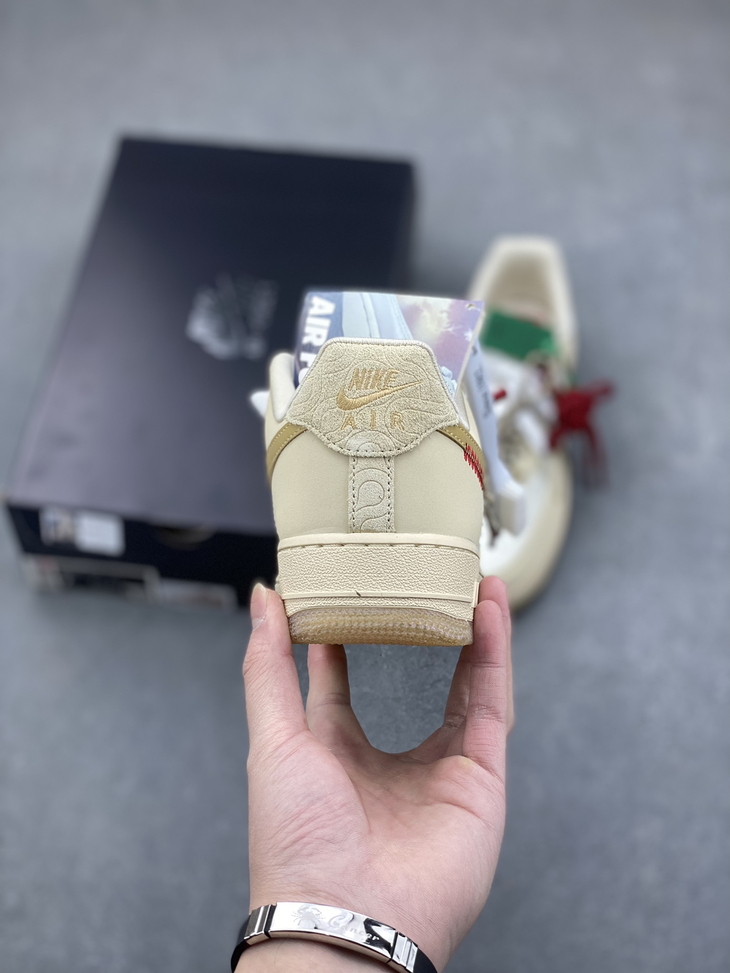 Nike Air Force 1 '07 Low Casual Sneakers with Cushioned Comfort 5 i1734938871 8074 5
