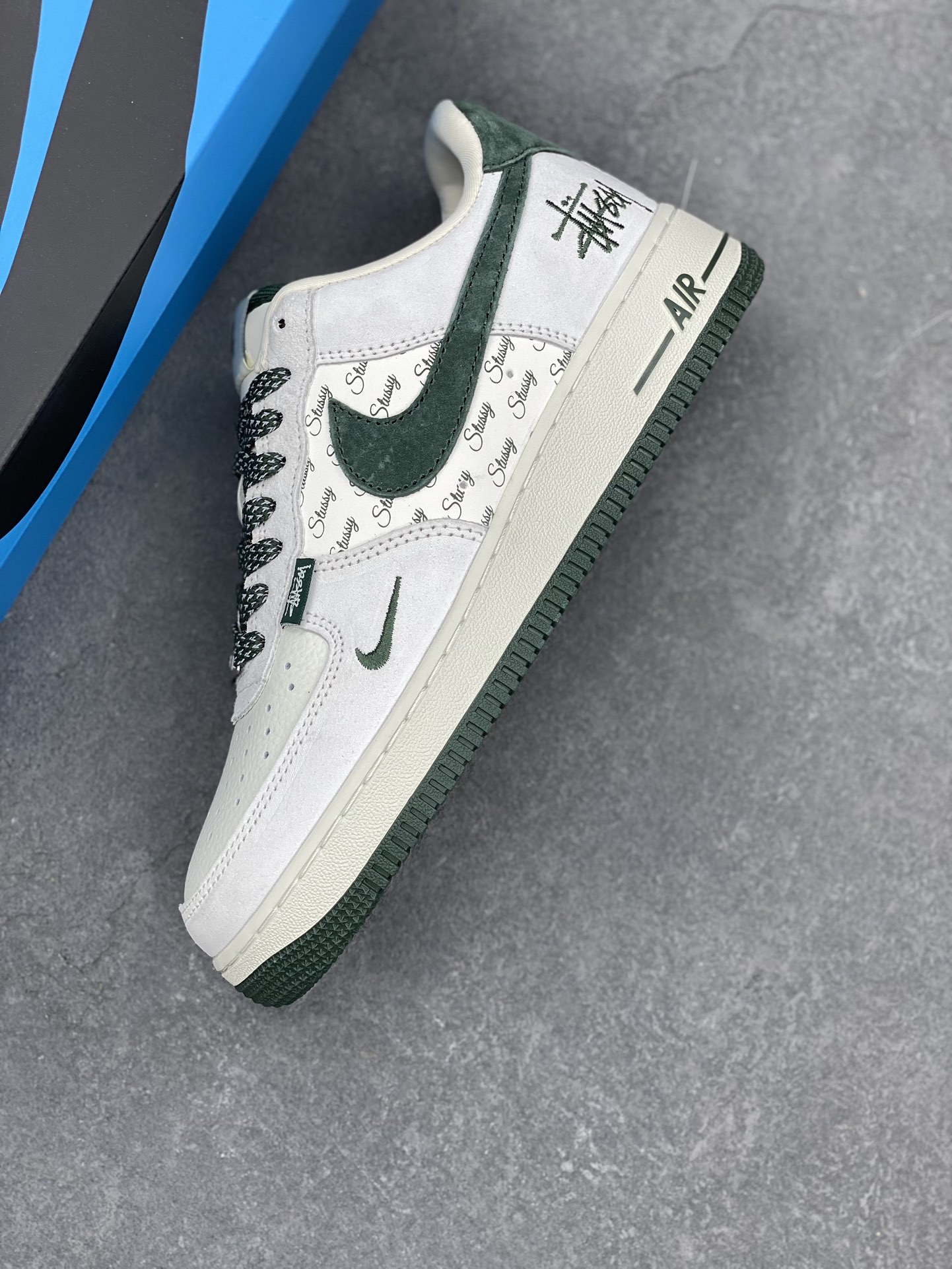 Nike Air Force 1 '07 Low Stussy Collab Green Suede - Limited Edition 8 i1734974001 1870 0
