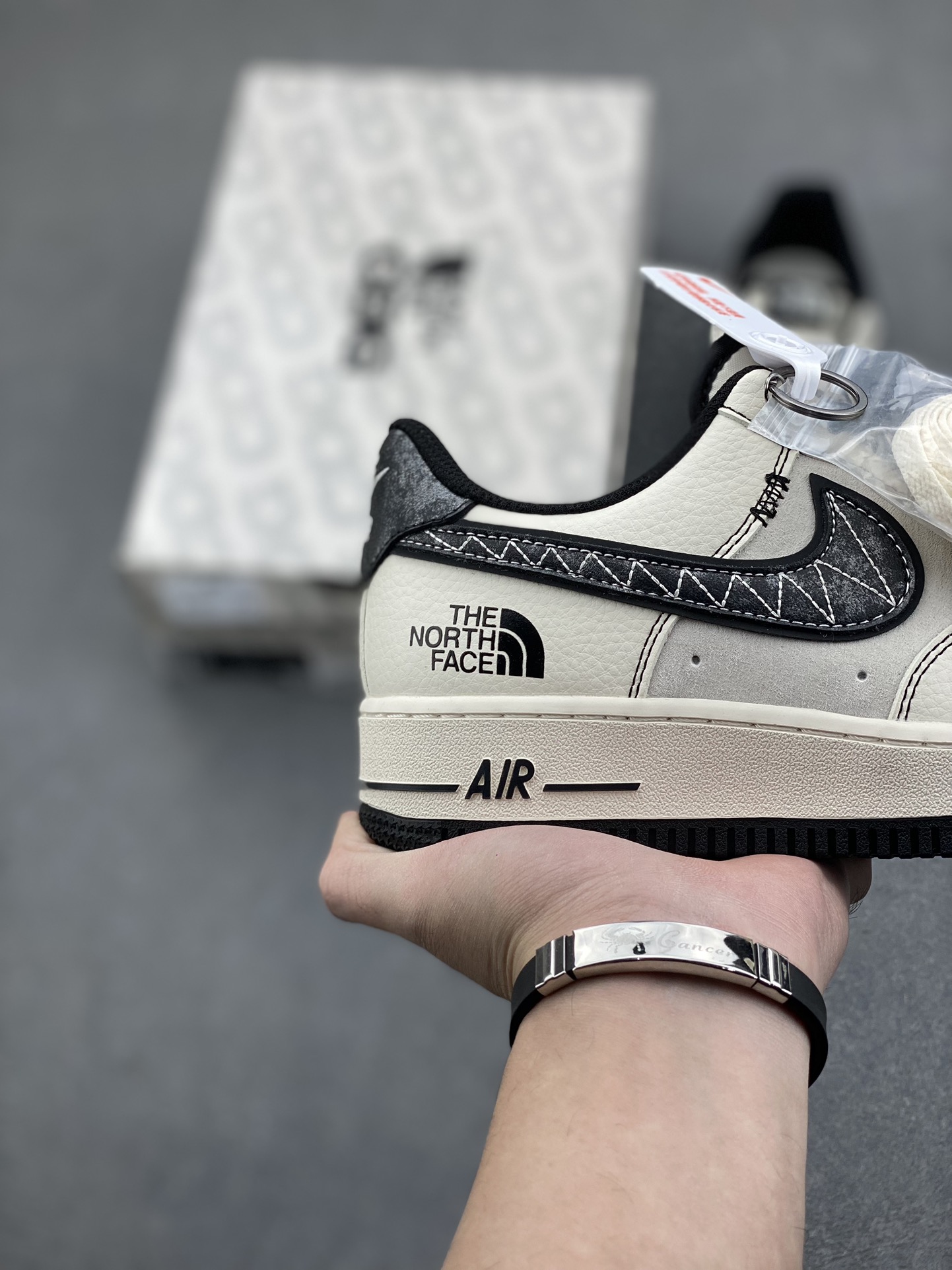 Nike Air Force 1 '07 Low x The North Face - Limited Edition Sneakers 6 i1734974066 2212 2