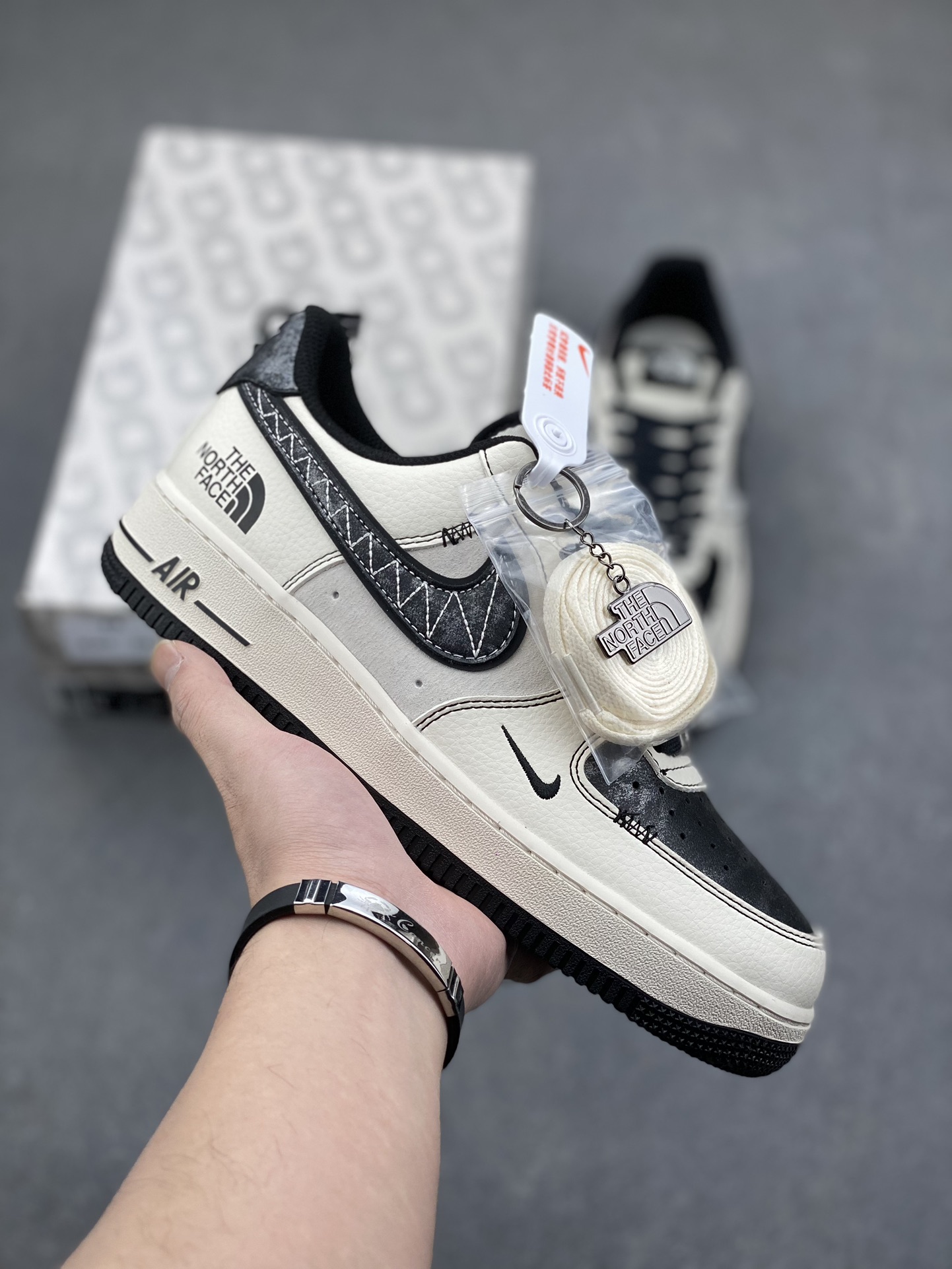 Nike Air Force 1 '07 Low x The North Face - Limited Edition Sneakers 2 i1734974066 435 0