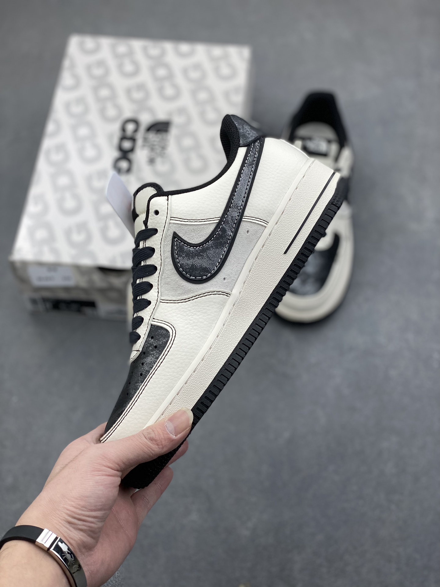 Nike Air Force 1 '07 Low x The North Face - Limited Edition Sneakers 4 i1734974067 8876 3