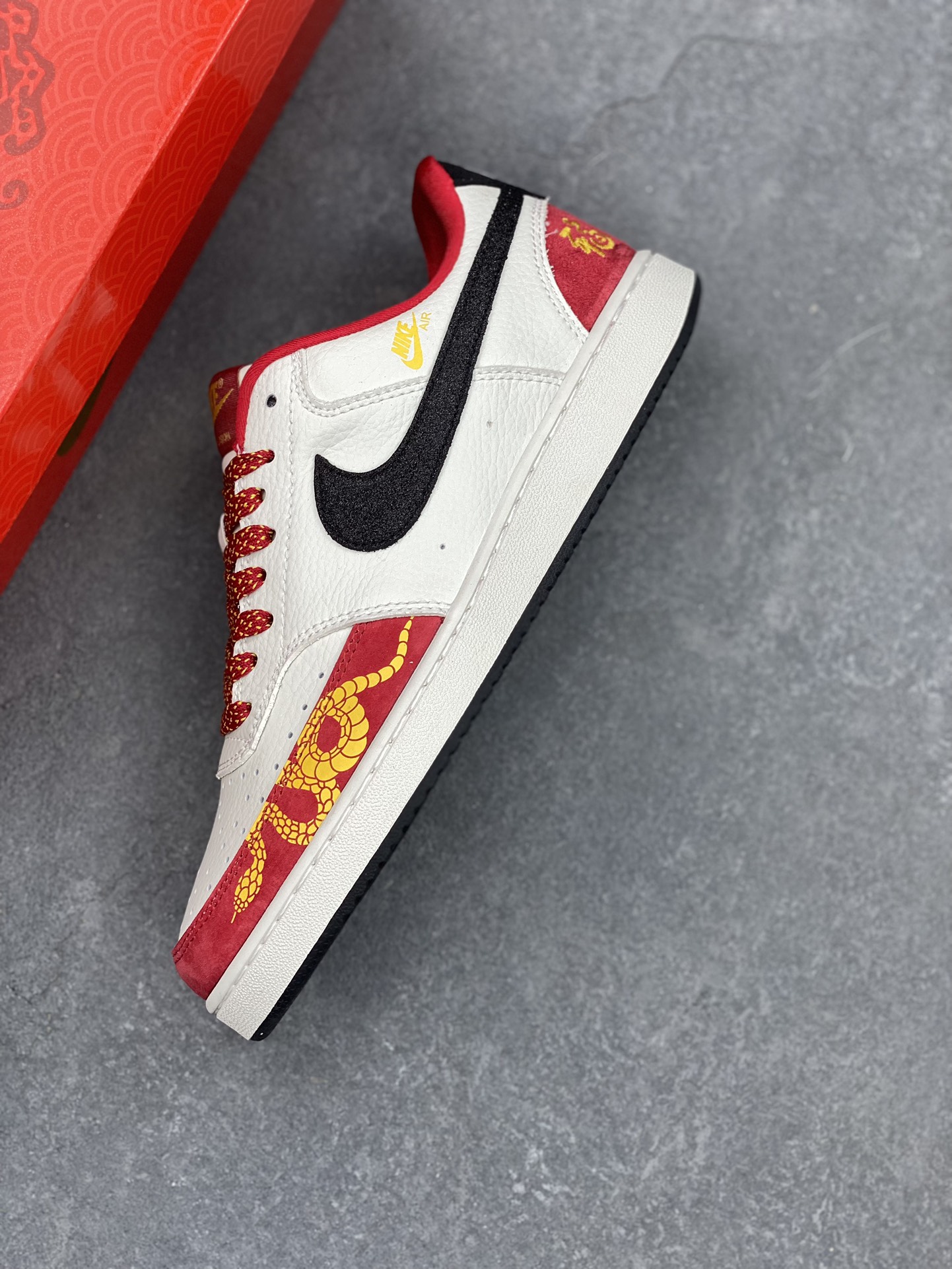 Nike Ebernon Low PRM Sneakers - Breathable, Comfortable, and Stylish 8 i1734974364 3101 3
