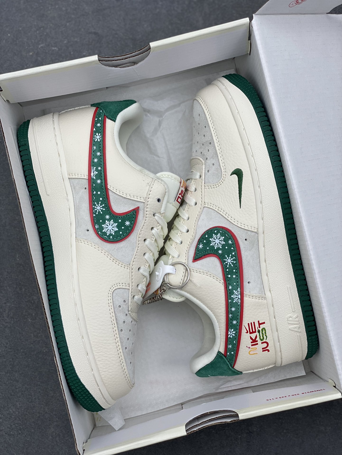 Nike Air Force 1 '07 Low "Just Do It" Christmas Tree Limited Edition 10 i1735057981 1726 0