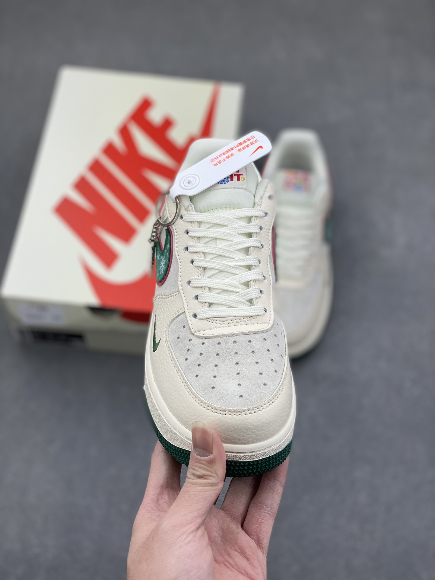 Nike Air Force 1 '07 Low "Just Do It" Christmas Tree Limited Edition 3 i1735057982 1228 8