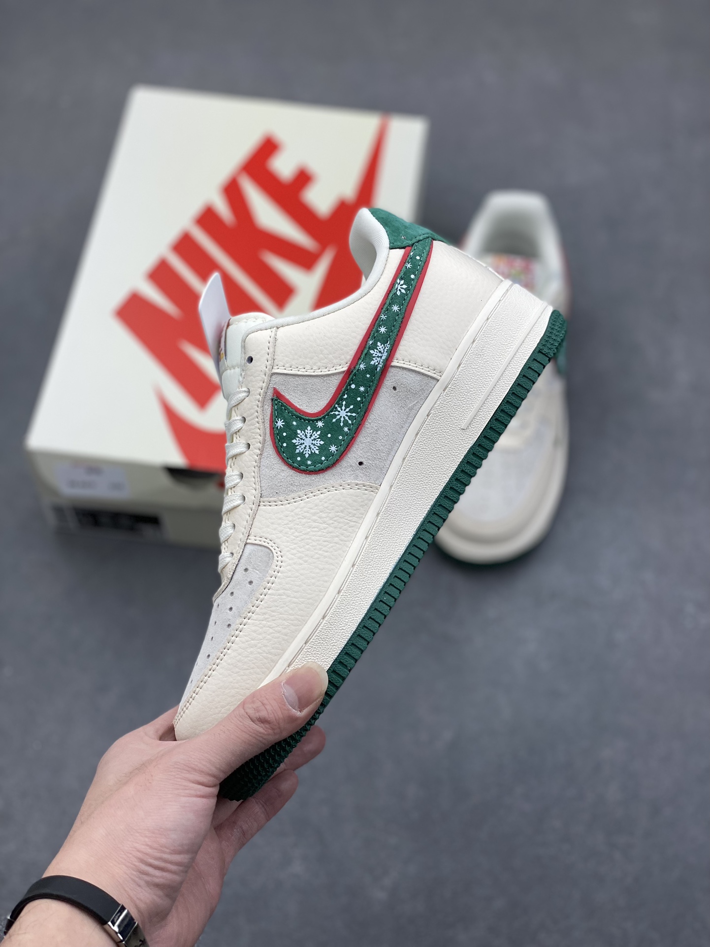 Nike Air Force 1 '07 Low "Just Do It" Christmas Tree Limited Edition 4 i1735057982 368 5