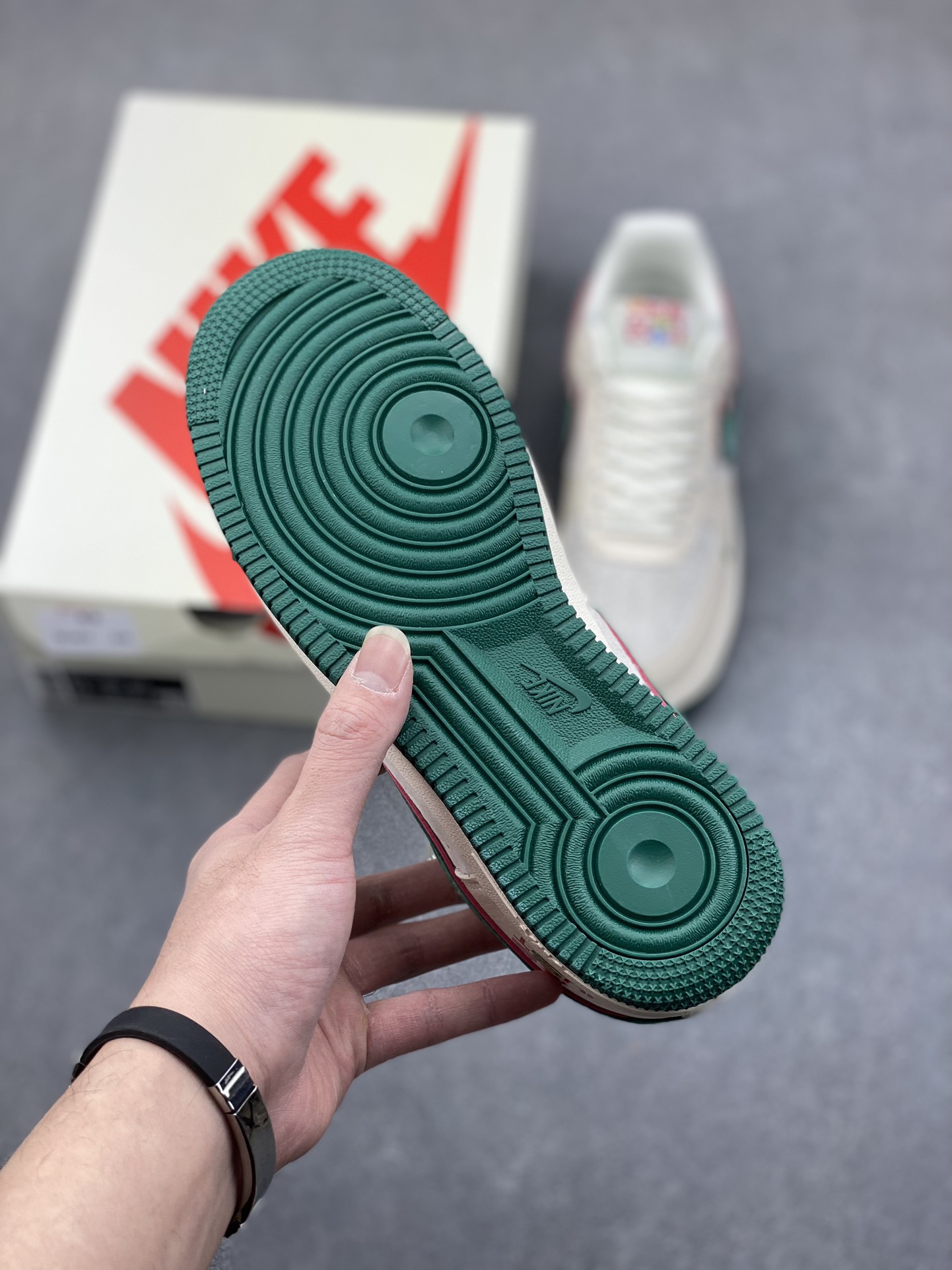 Nike Air Force 1 '07 Low "Just Do It" Christmas Tree Limited Edition 7 i1735057982 8511 3