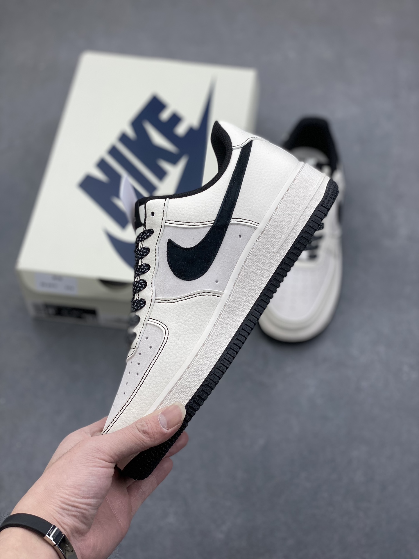 Nike Air Force 1 '07 Low UNDEFEATED Collaboration Sneakers 4 i1735058047 1913 2
