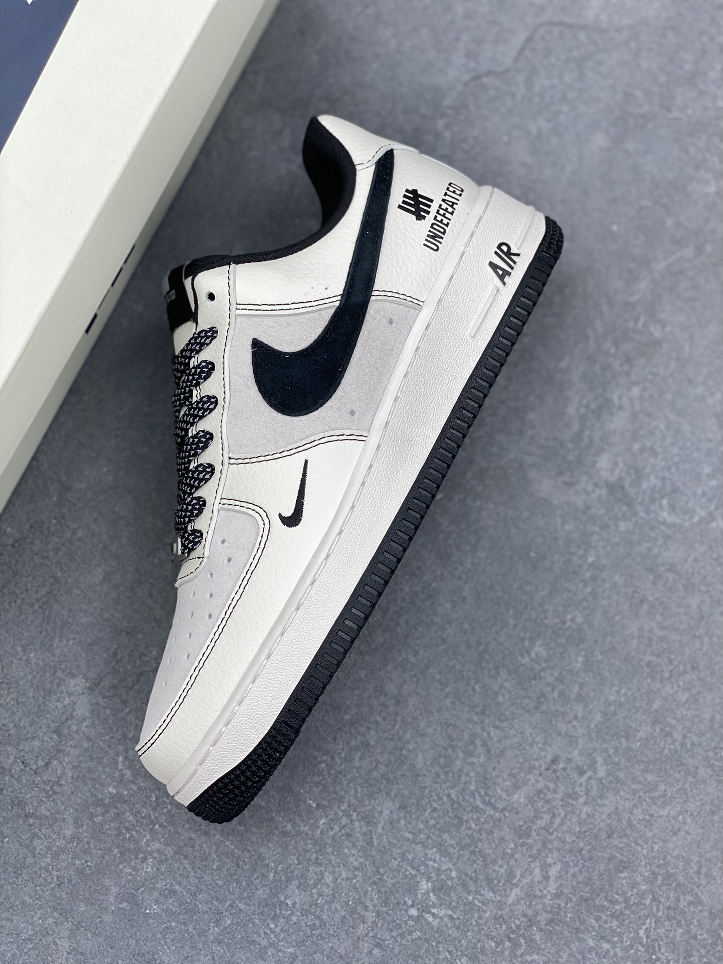 Nike Air Force 1 '07 Low UNDEFEATED Collaboration Sneakers 8 i1735058048 2110 5