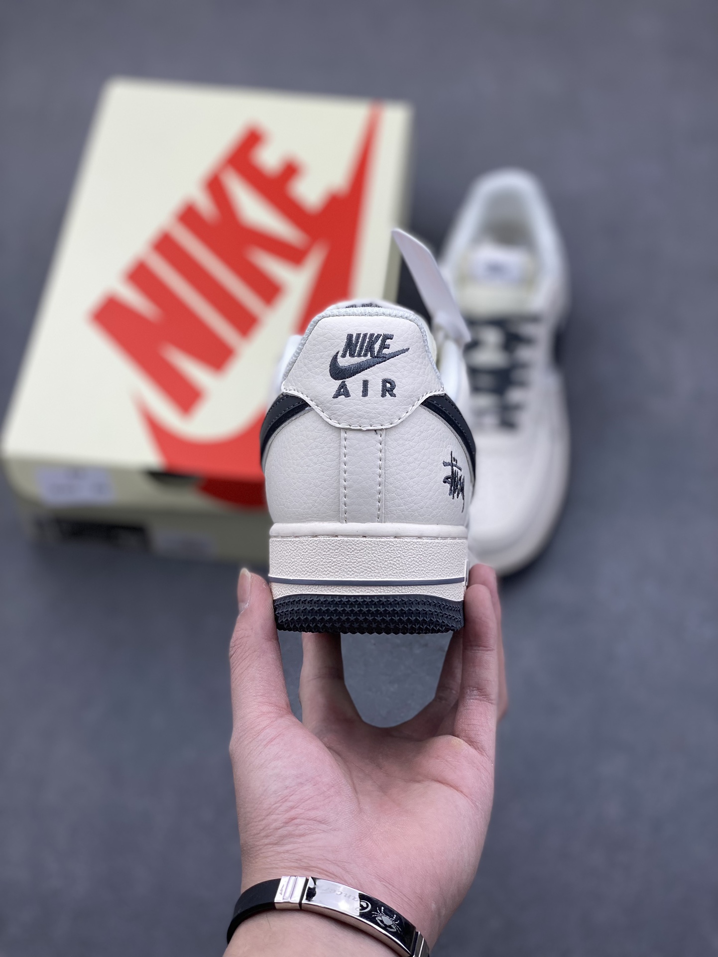 Nike Air Force 1 '07 Low Stussy Collab Sneakers - Limited Edition 5 i1735058127 1876 2
