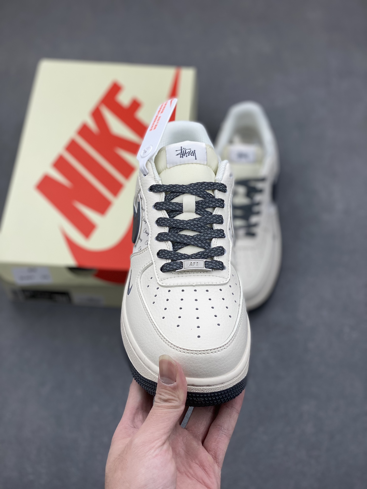 Nike Air Force 1 '07 Low Stussy Collab Sneakers - Limited Edition 3 i1735058127 3127 1