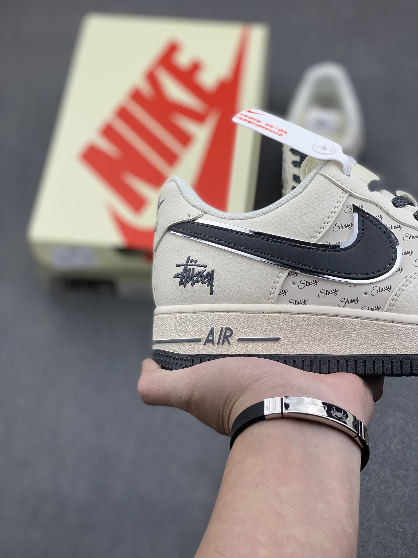 Nike Air Force 1 '07 Low Stussy Collab Sneakers - Limited Edition 6 i1735058127 6305 3