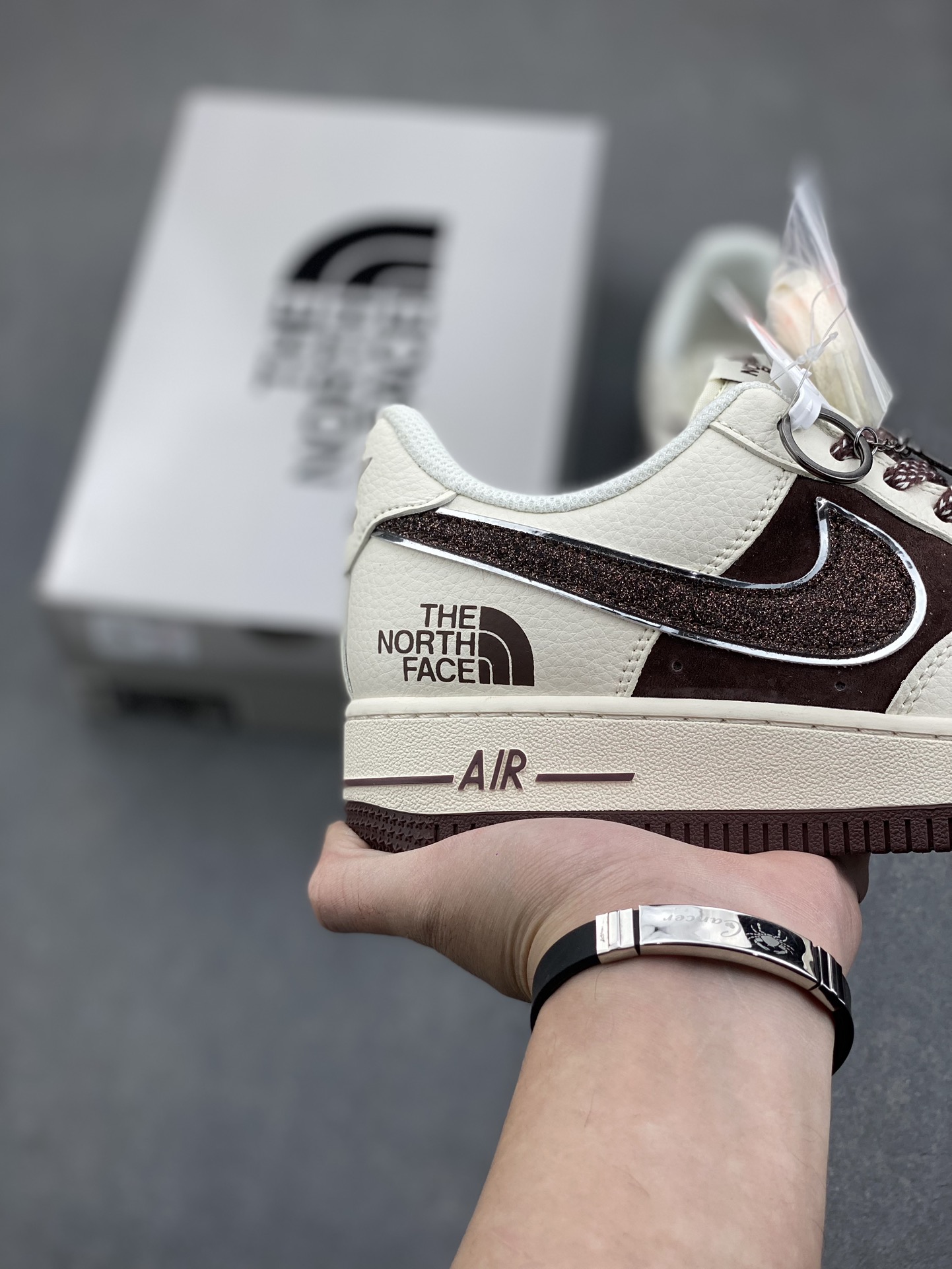 Nike Air Force 1 '07 Low x The North Face Collaboration Sneakers 6 i1735152942 1527 6