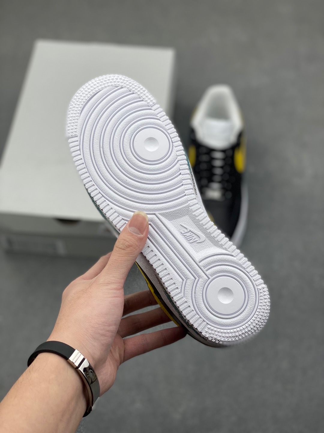 Nike Air Force 1 '07 Low Black Yellow, Classic Style & Comfort 7 i1735240223701 3328 0 5