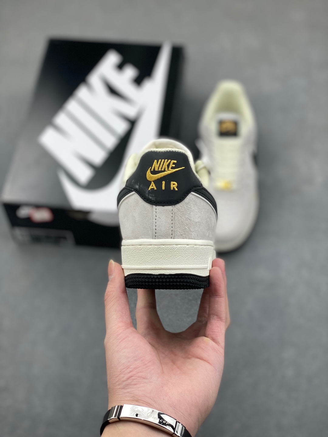 Nike Air Force 1 '07 Low Sneakers - Original Design & Comfortable Fit 5 i1735240292058 2825 0 3
