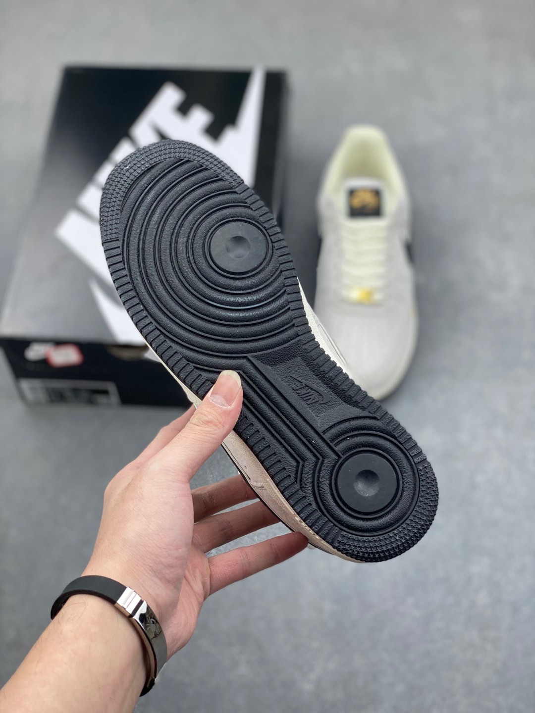 Nike Air Force 1 '07 Low Sneakers - Original Design & Comfortable Fit 7 i1735240292210 763 0 5