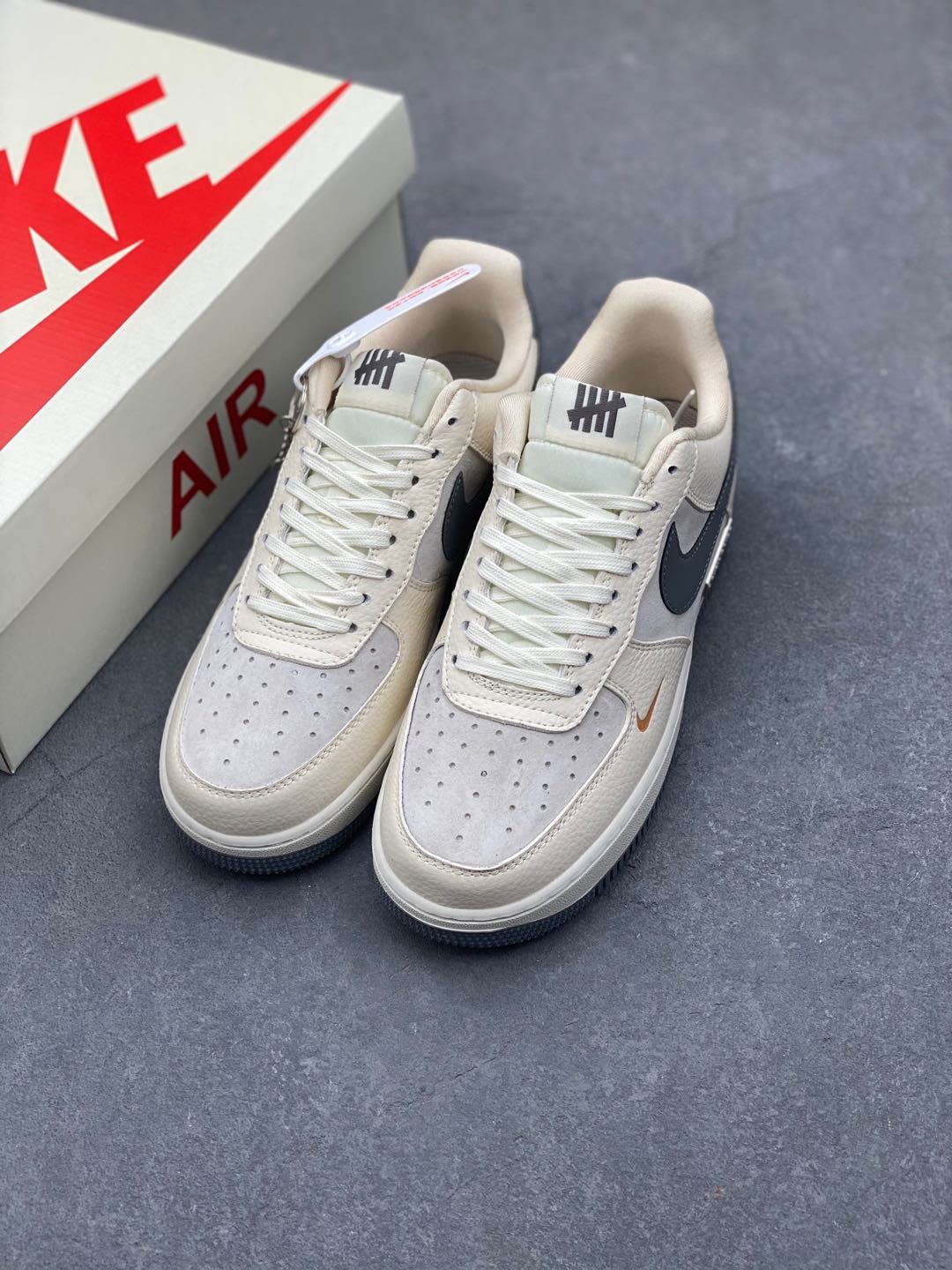 Nike Air Force 1 '07 Low UN 9 i1735240454579 988 0 7