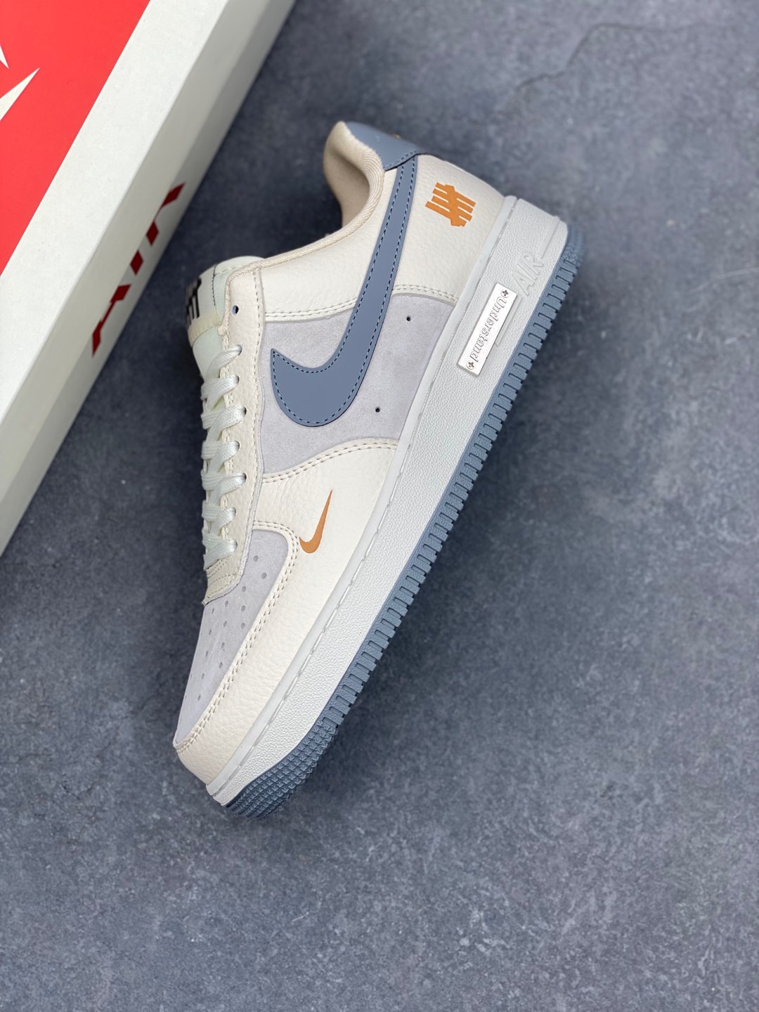 Nike Air Force 1 '07 Low UN 8 i1735240454721 8814 0 6